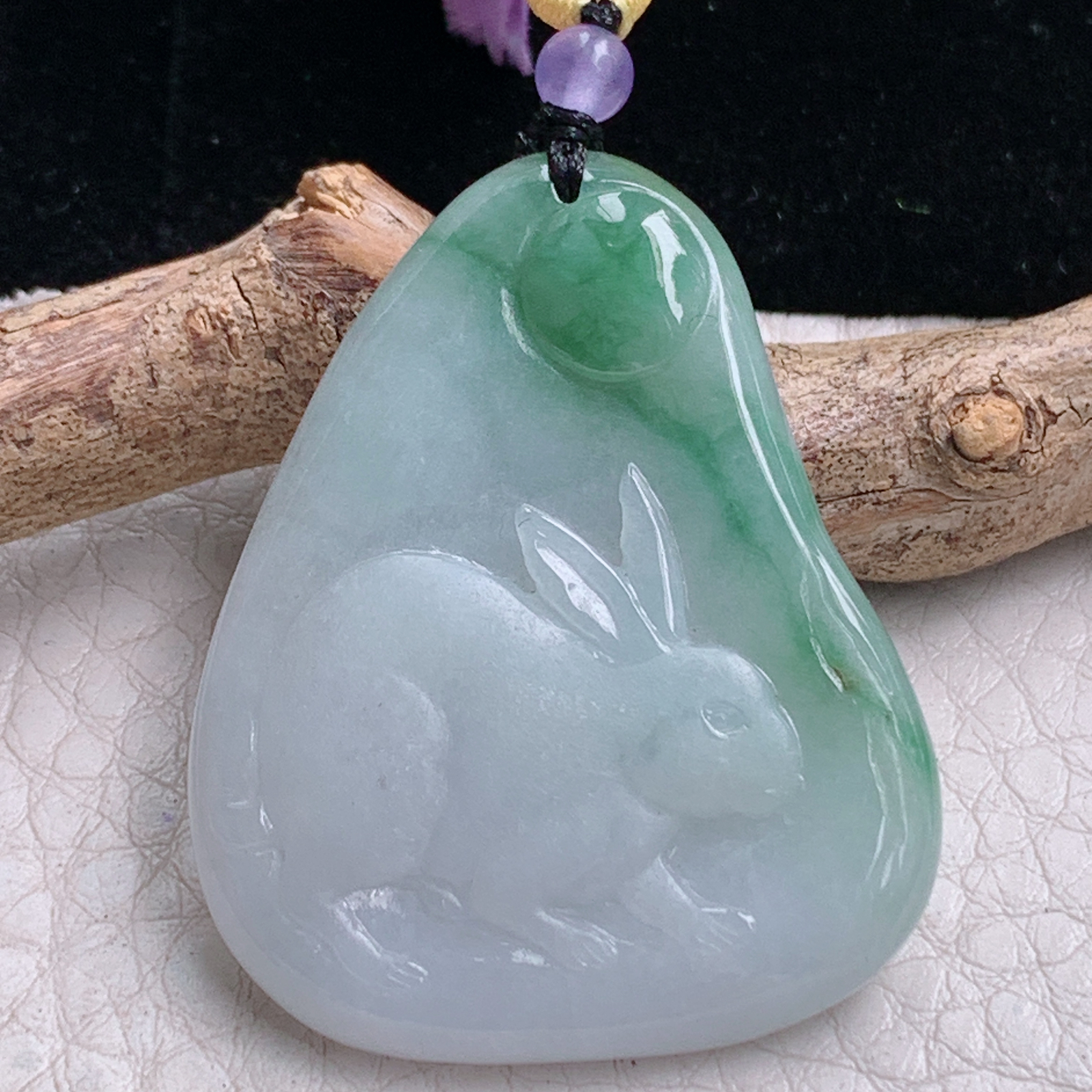 t实拍39.2*31.2*4.2缅甸翡翠A货精雕双彩兔子 生肖兔玉吊坠 玉挂件