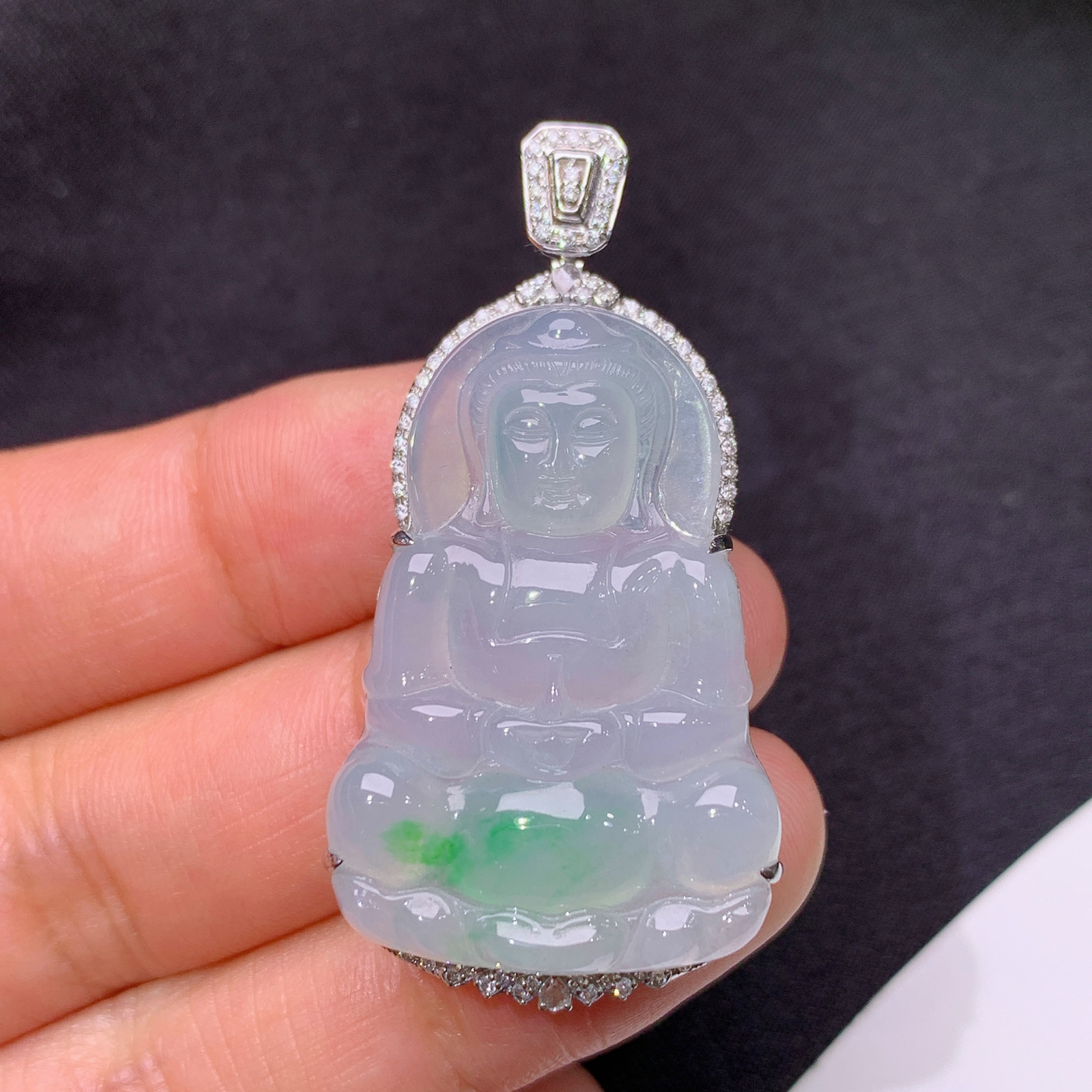 冰飘绿观音吊坠，18k金镶嵌，冰润细腻，品相好，种水足，Fj 尺寸46*23.6*8.6