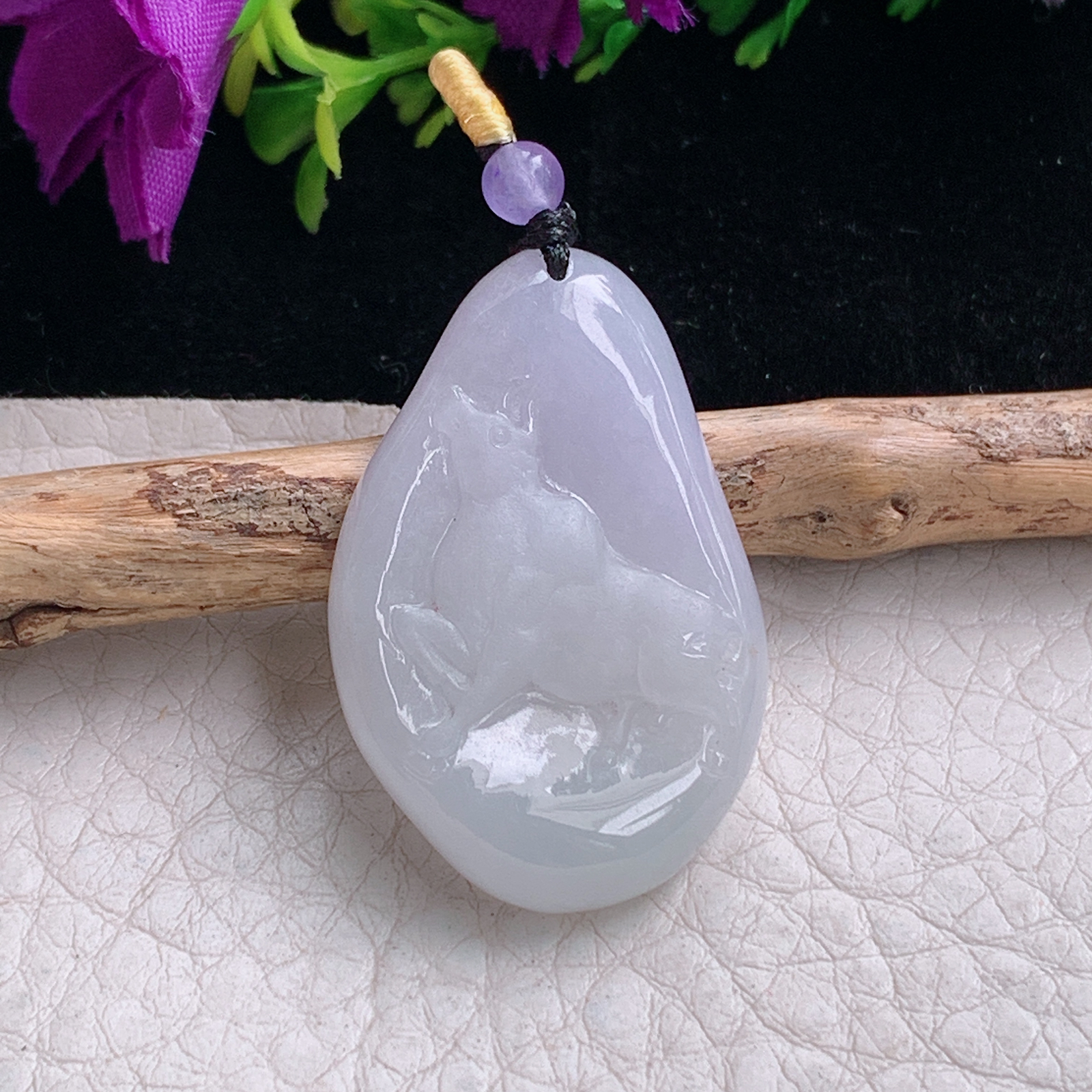 t实拍33.3*22*5.2缅甸翡翠A货精雕冰纯扭转乾坤 生肖牛玉吊坠 玉挂件