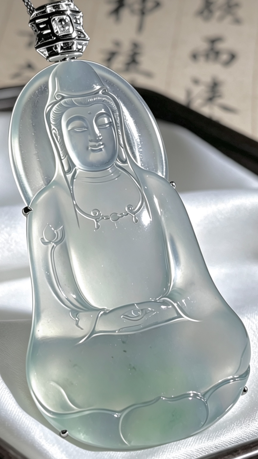 【莲心无尘·观自在·观音菩萨】
裸石77-44.2-6mm，
整体88-44-8mm，43.69g，