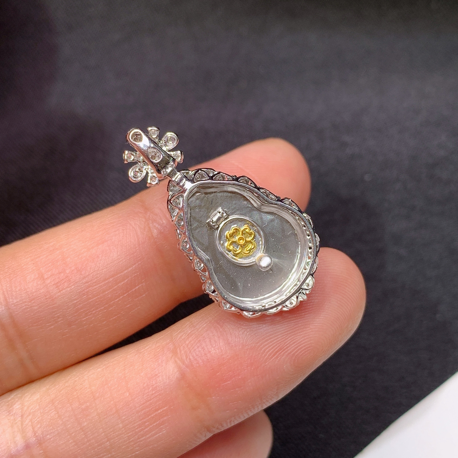 冰飘绿葫芦吊坠，18k金镶嵌，冰润细腻，种水足，Yt 尺寸26.8*14*10.6