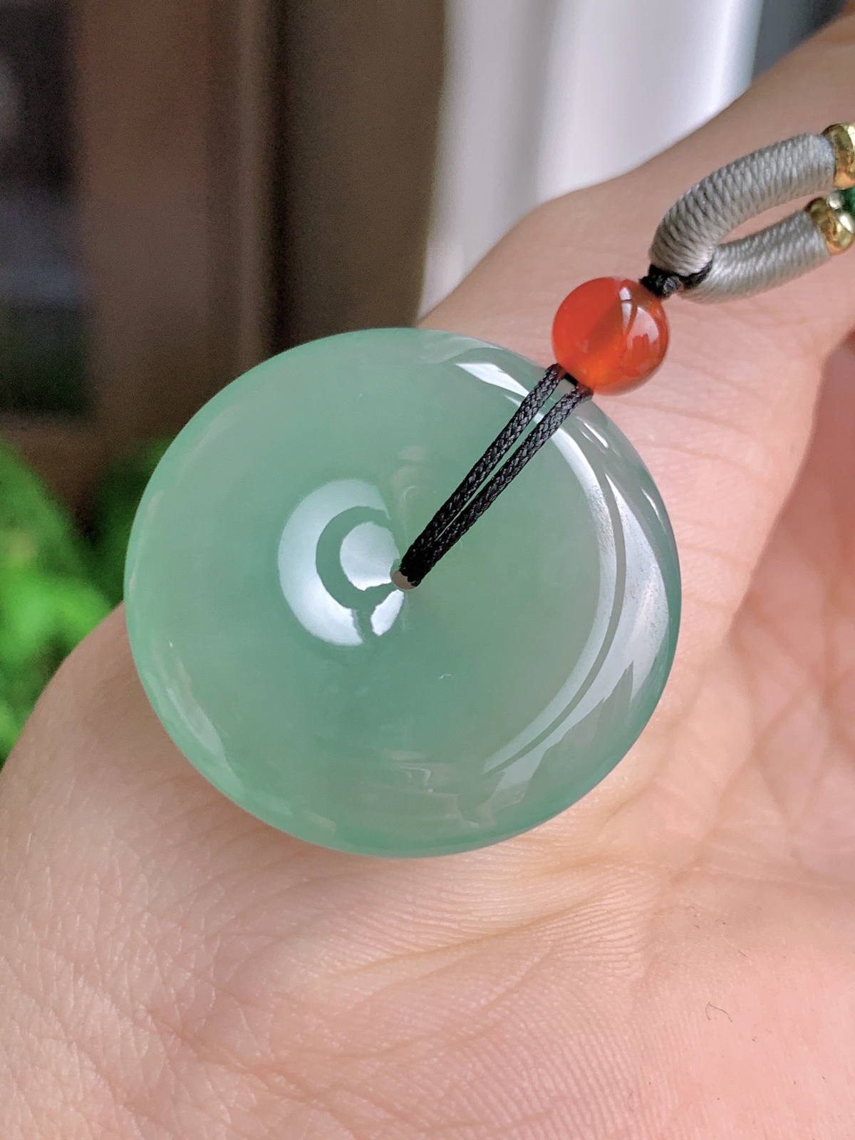 【裸石】冰晴绿平安扣吊坠  
【说明】缅料 性价比高  
【尺寸】28.3-5.6..