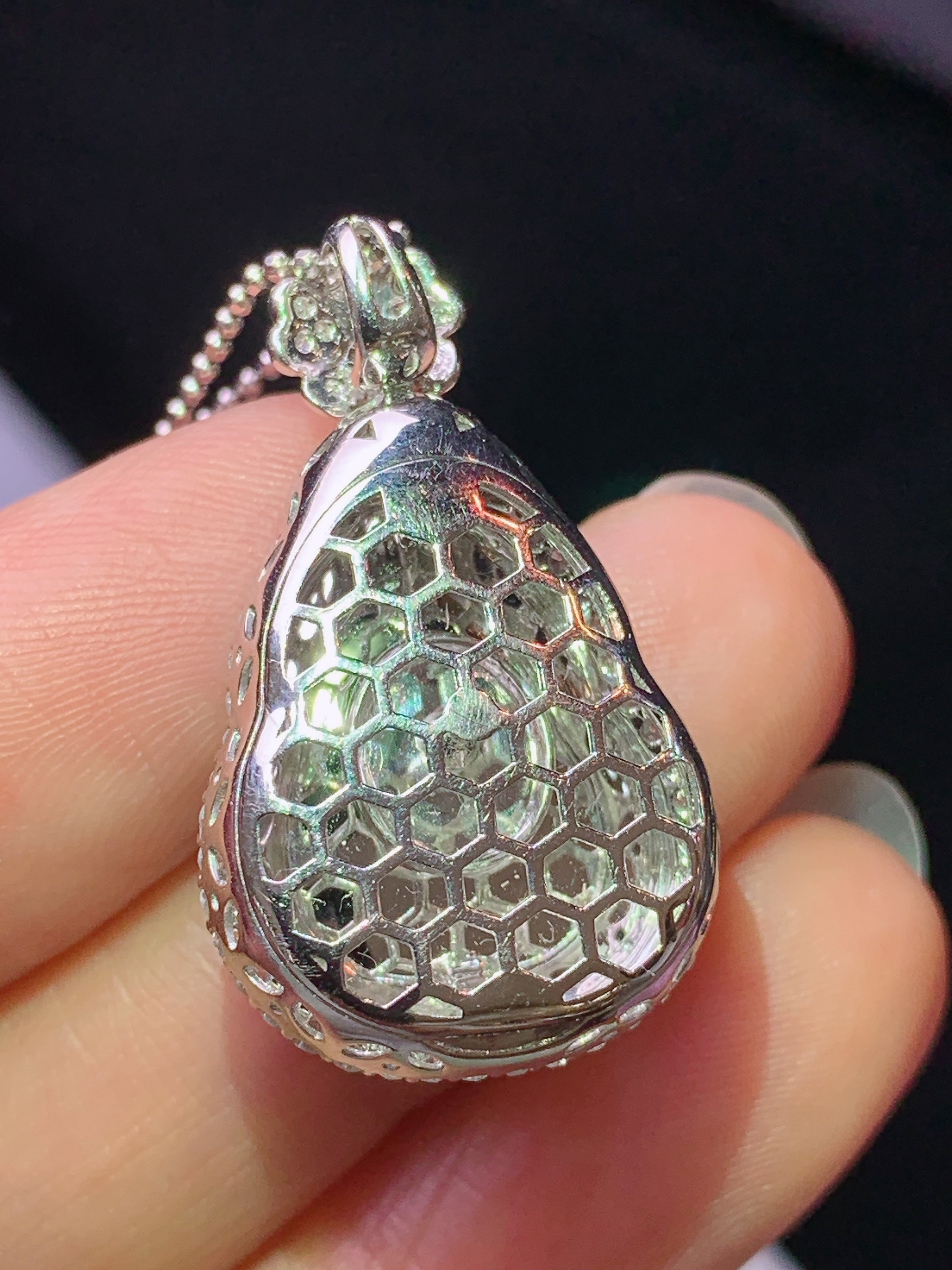 8k金钻镶嵌冰飘阳绿葫芦吊坠 玉质细腻 色泽艳丽清新 水润亮眼 整体尺寸28.8*17*9.8j2