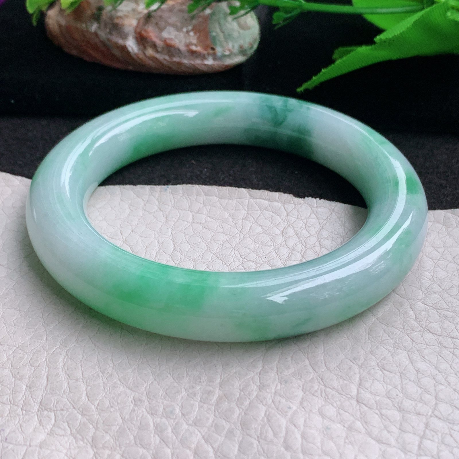 xc实拍57*12胖圆镯 缅甸翡翠a货手镯飘花女款圆条玉镯子