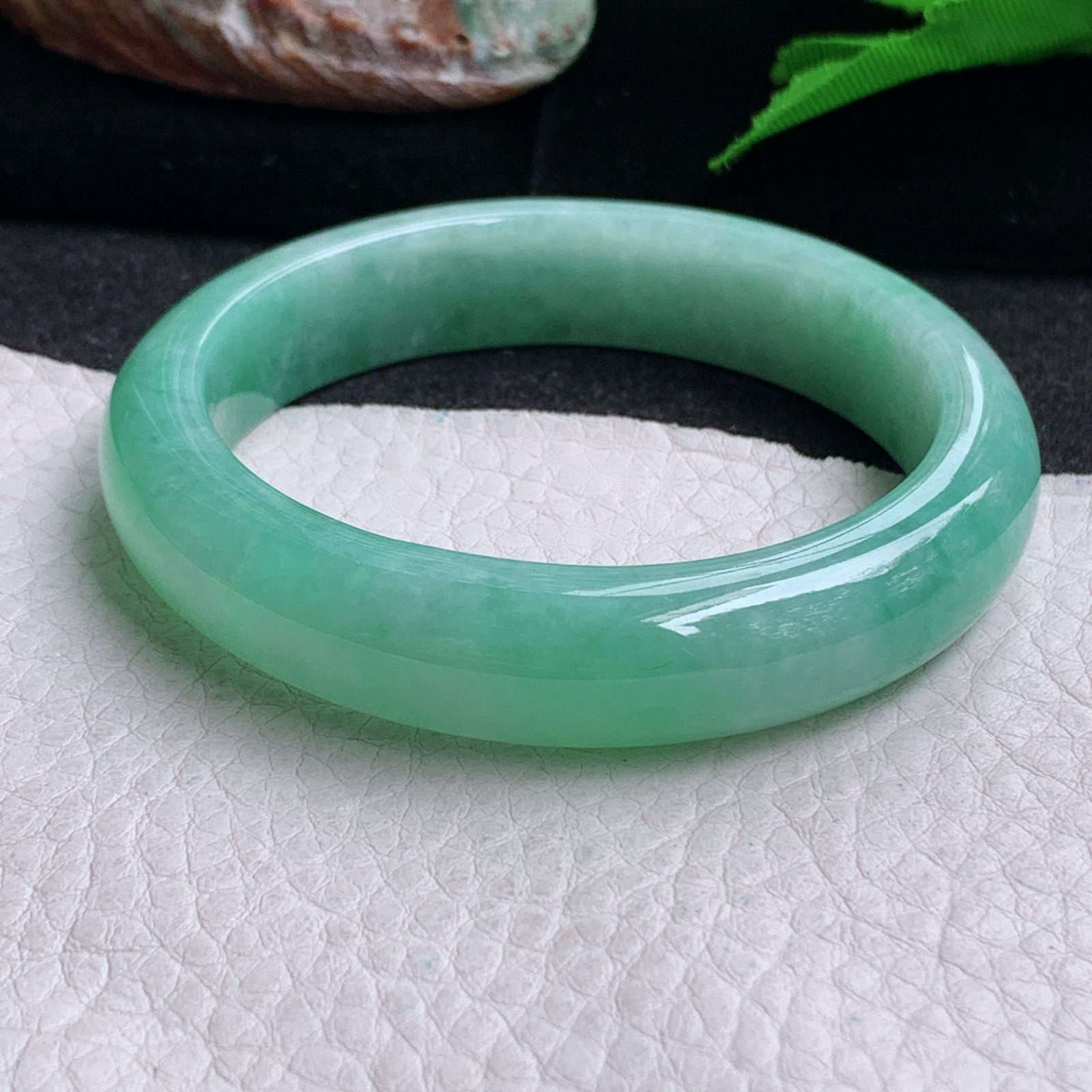 nr实拍53.8*12.3*7.6平安镯 缅甸翡翠a货手镯甜绿秀气正圈玉镯子