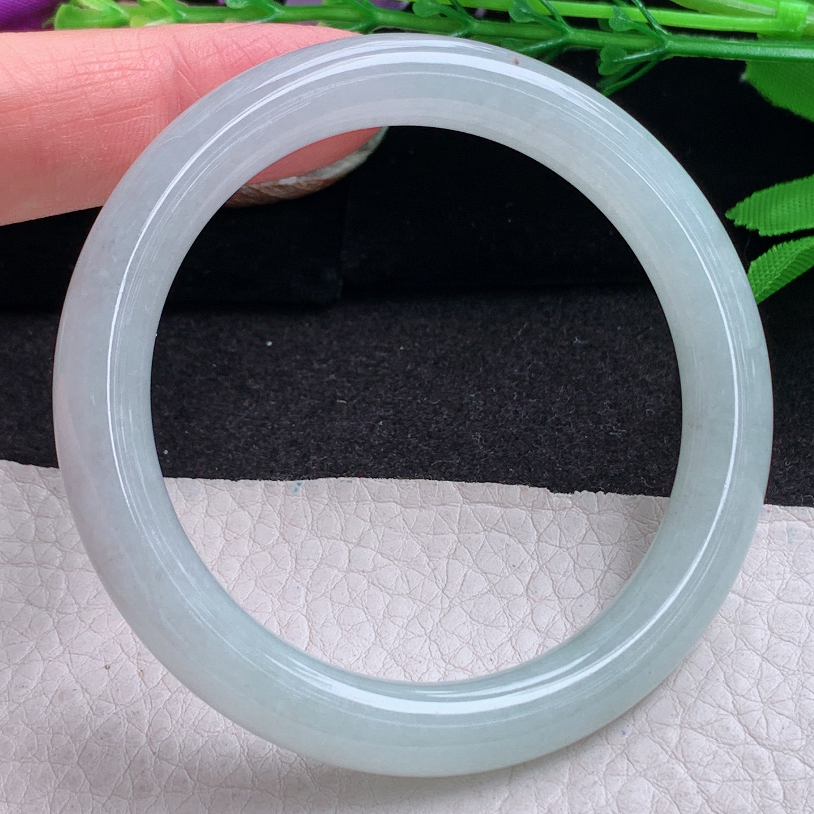 n小圈口54*8.8*8.5美人镯 缅甸翡翠a货手镯浅绿秀气圆条叮当镯