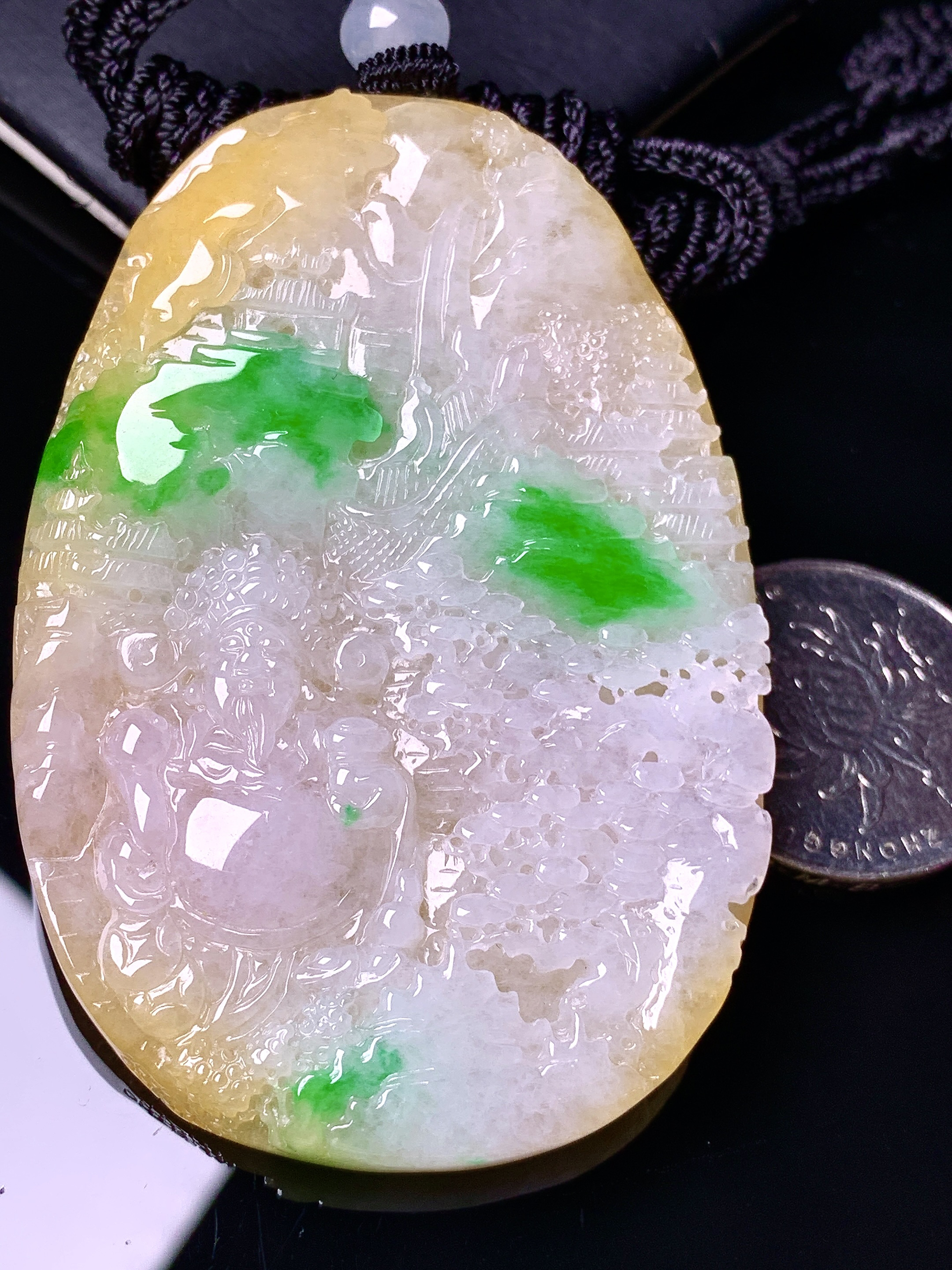 飘绿黄翡山水财神吊坠 玉质细腻 色泽艳丽清新 水润亮眼 整体尺寸73.3*51.8*11.5w1