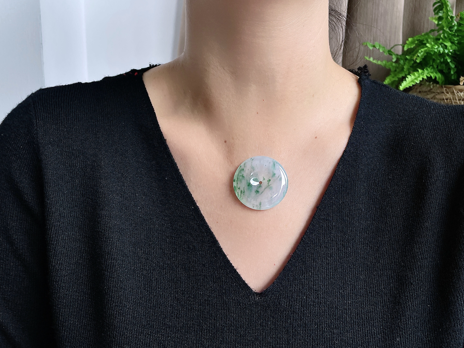 【裸石】高冰飘花平安扣大平安扣吊坠
【说明】缅料 性价比高  
【尺寸】37.8-6.6..