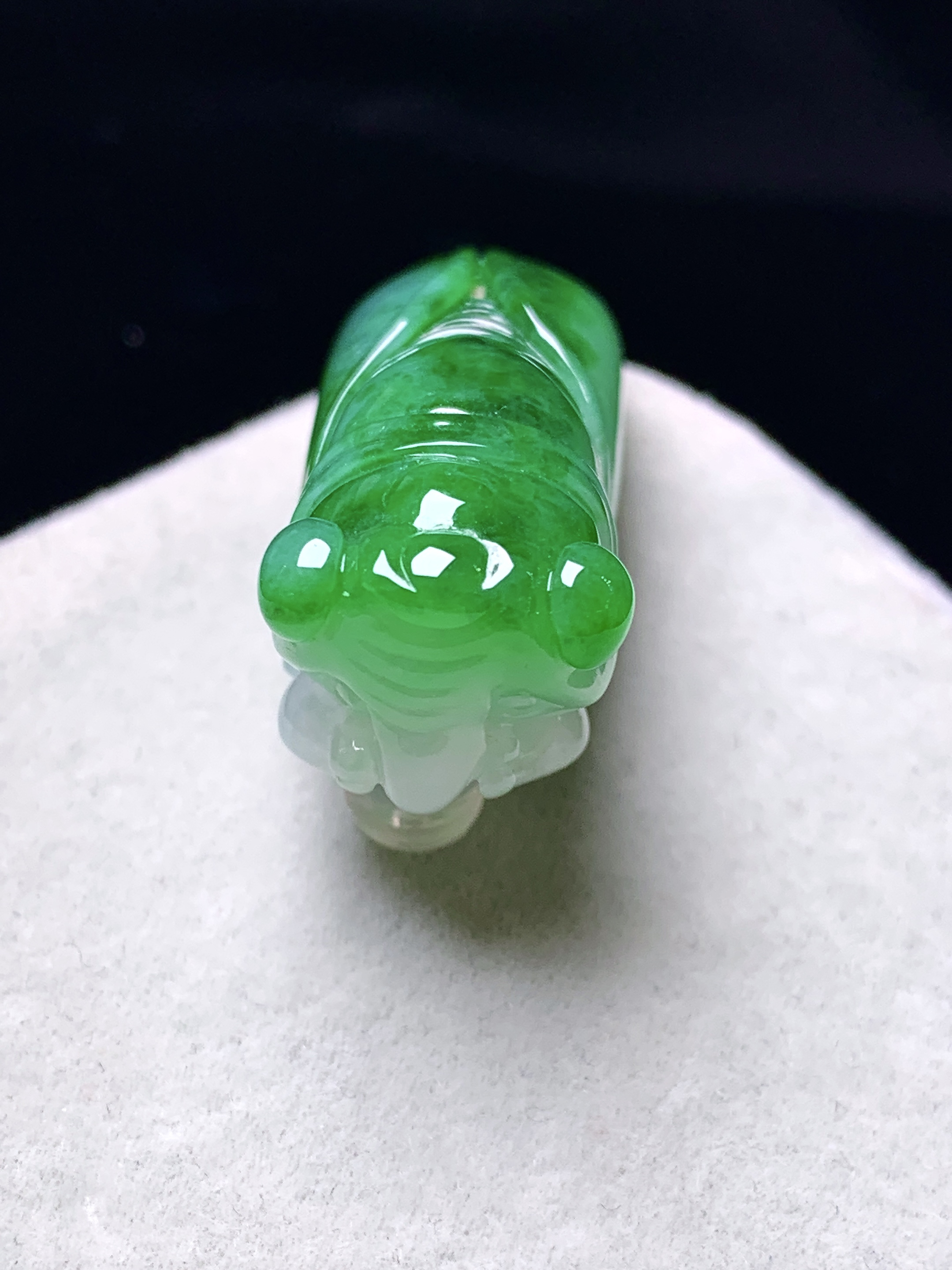 金蝉吊坠 玉质细腻 色泽艳丽清新 水润亮眼 整体尺寸43.5*17.2*17.3w1