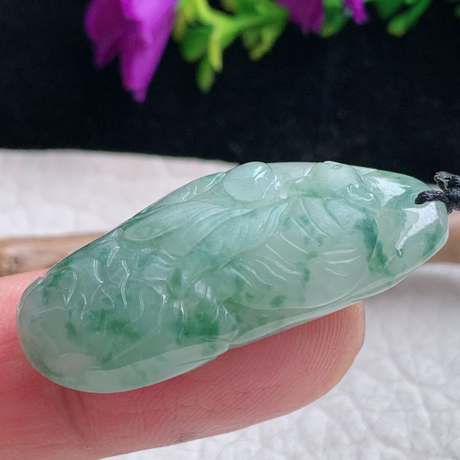 t实拍37.5*17*9.2缅甸翡翠A货精雕冰飘花上山虎 生肖虎玉吊坠 玉挂件