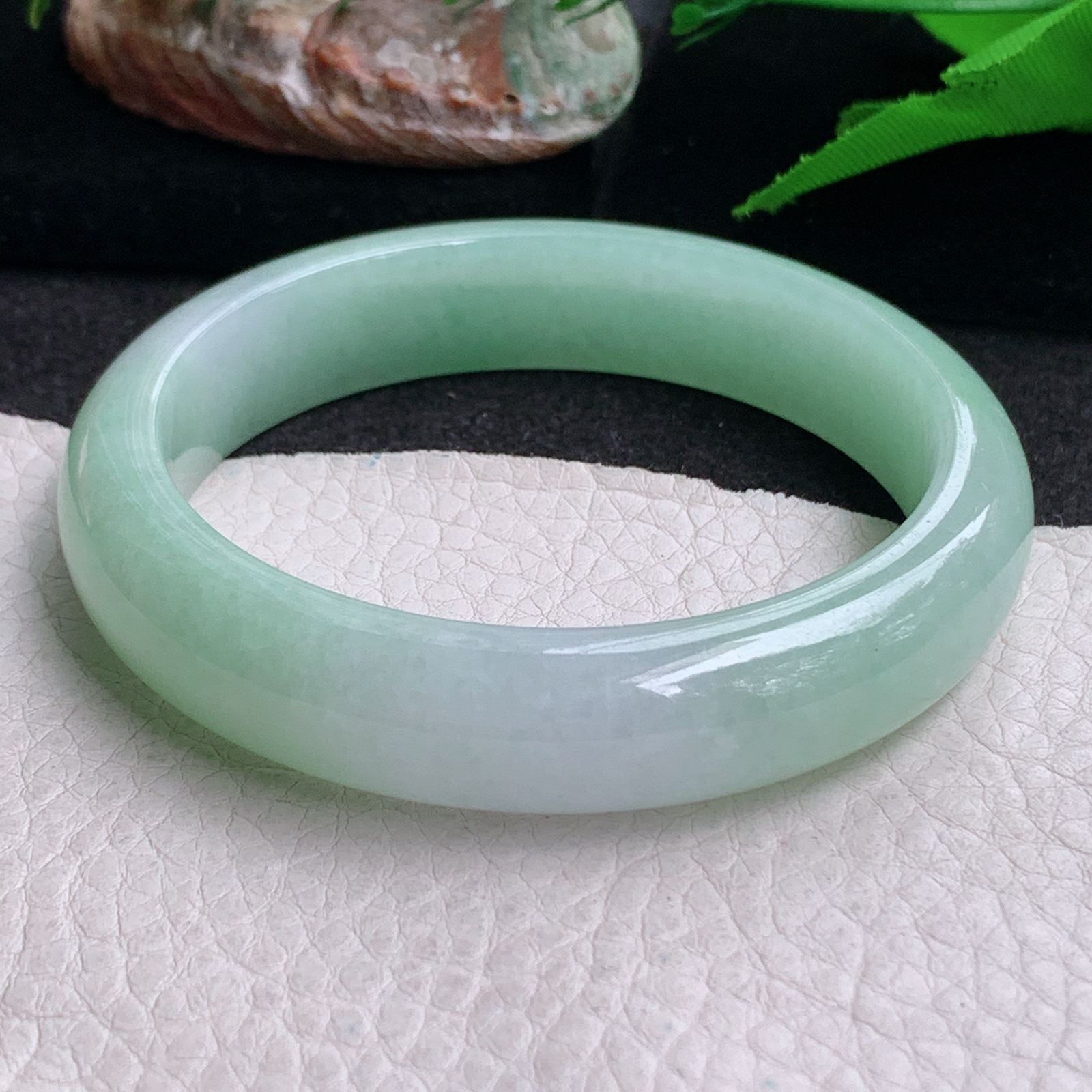 ee实拍57*13.5*8平安镯 缅甸翡翠a货手镯果绿女款正圈玉镯子