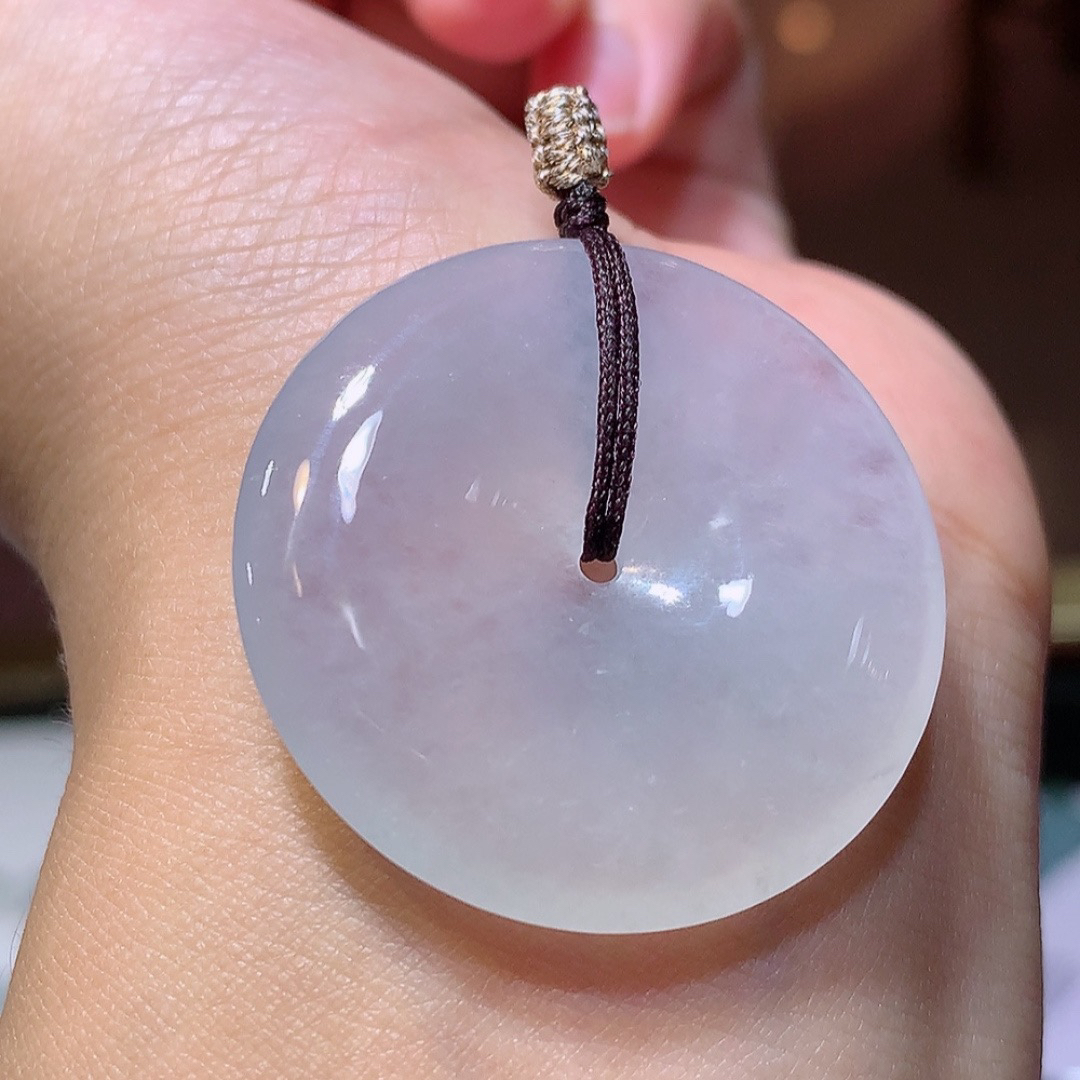 ️️冰平安扣挂件  形态讨喜 色艳 佩戴灵气十足..