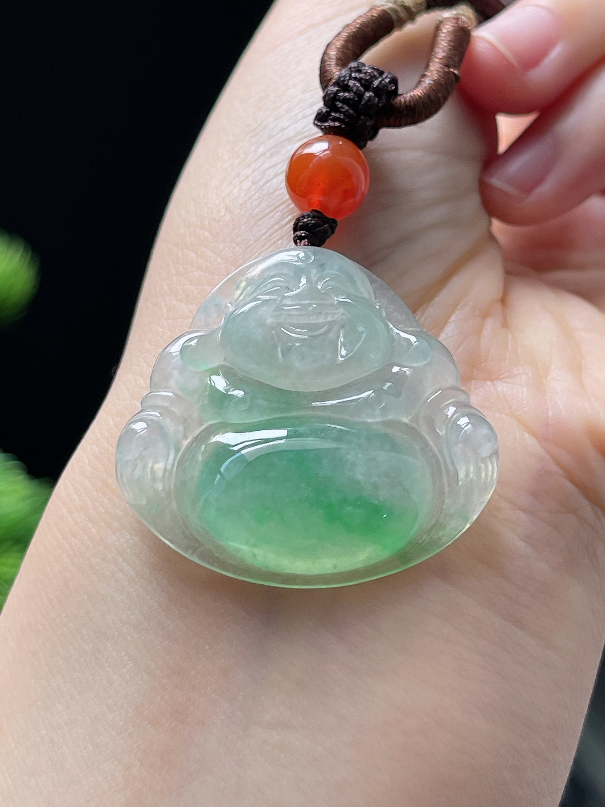 翡翠冰糯种飘绿佛公吊坠