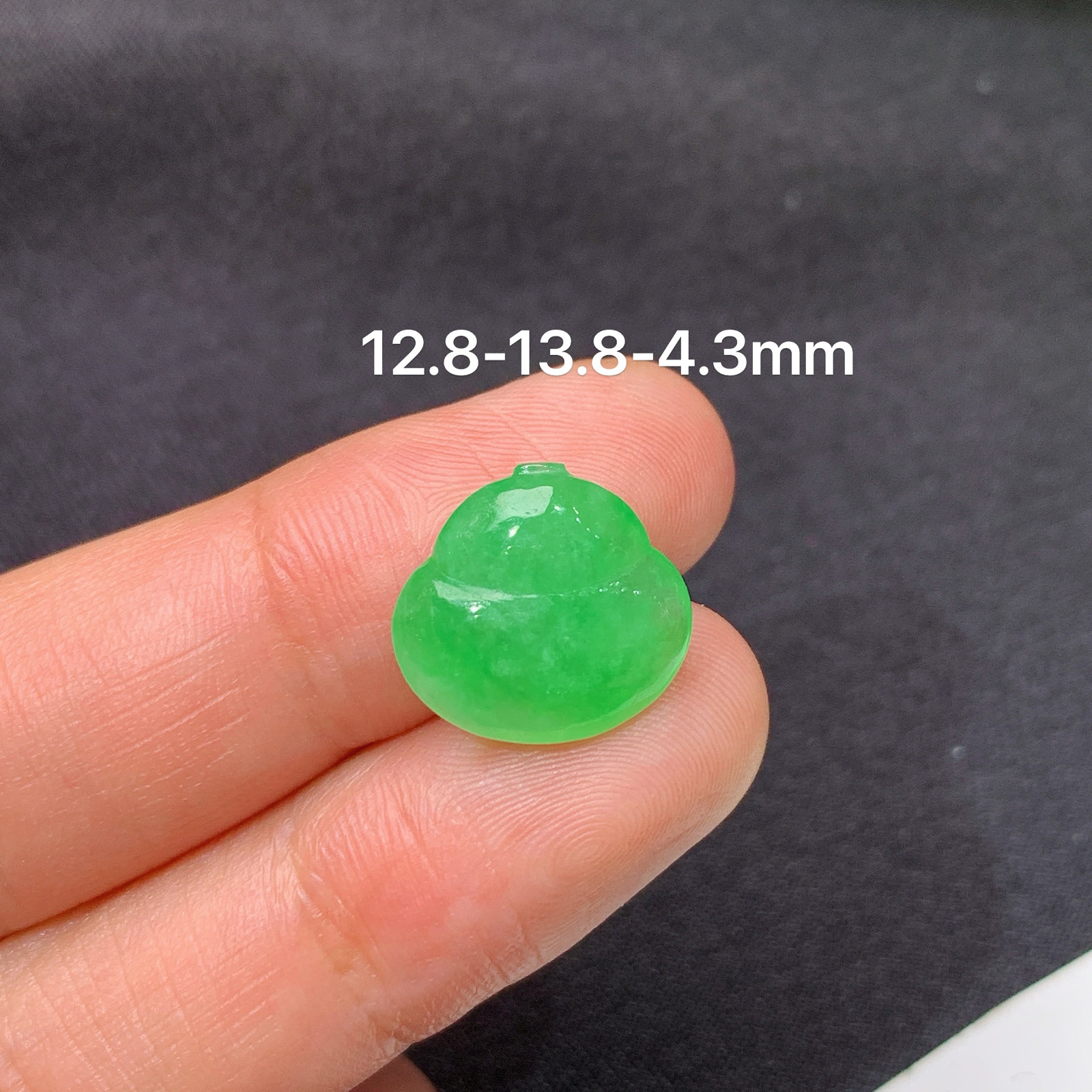 冰阳绿葫芦，镶嵌佳品，冰润色阳，种水足，Ht 尺寸12.8*13.8*4.3