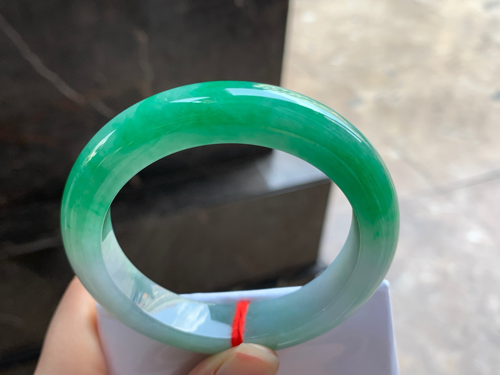 53.5-12.2-9.1

阳绿色手镯^_^颜色鲜艳