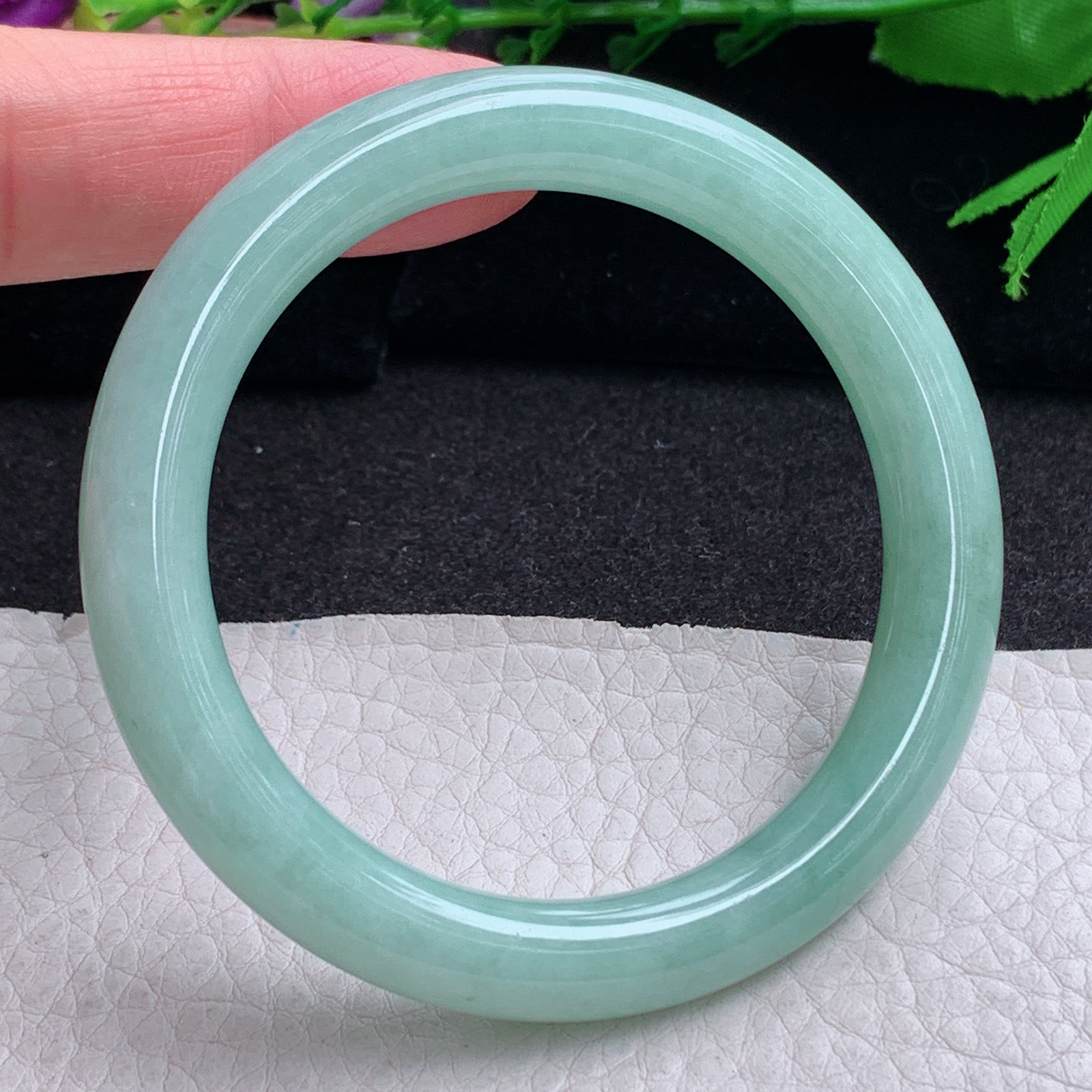 n小圈口52*8.8美人镯 缅甸翡翠a货手镯甜绿秀气圆条叮当镯