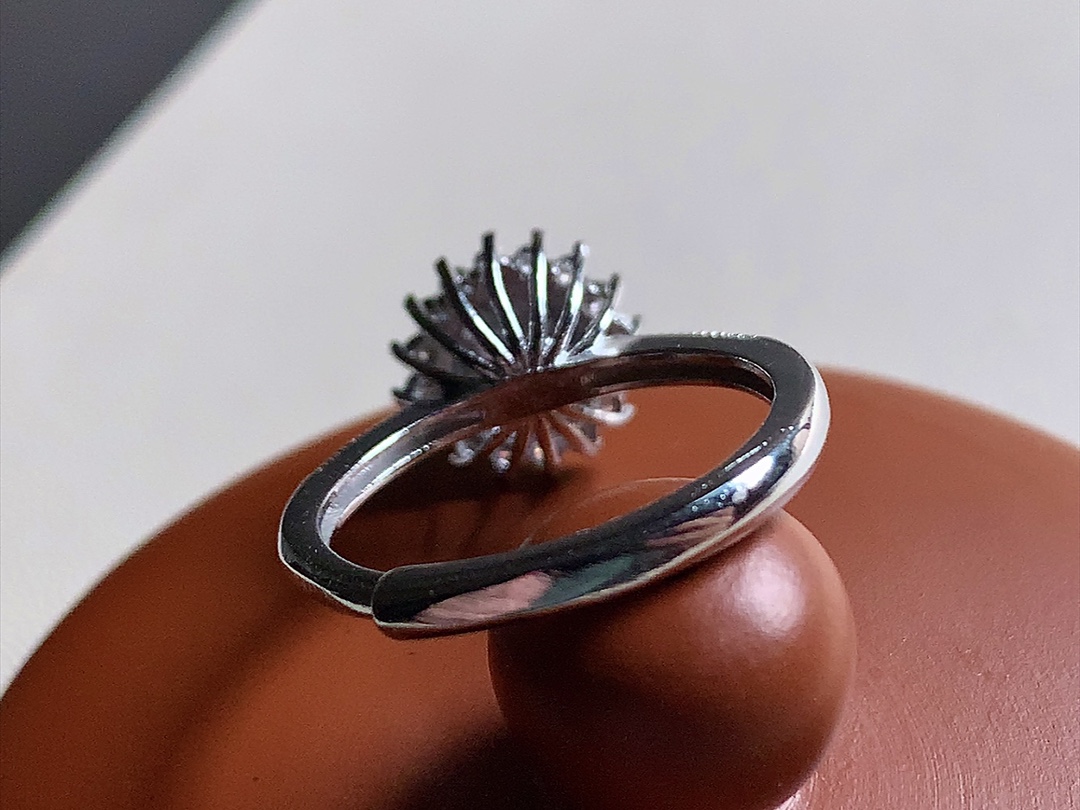 ️ 冰种木那蛋面戒指，银925，色泽清新漂亮，无裂，尺寸10.8/10.7/9.6，圈口14