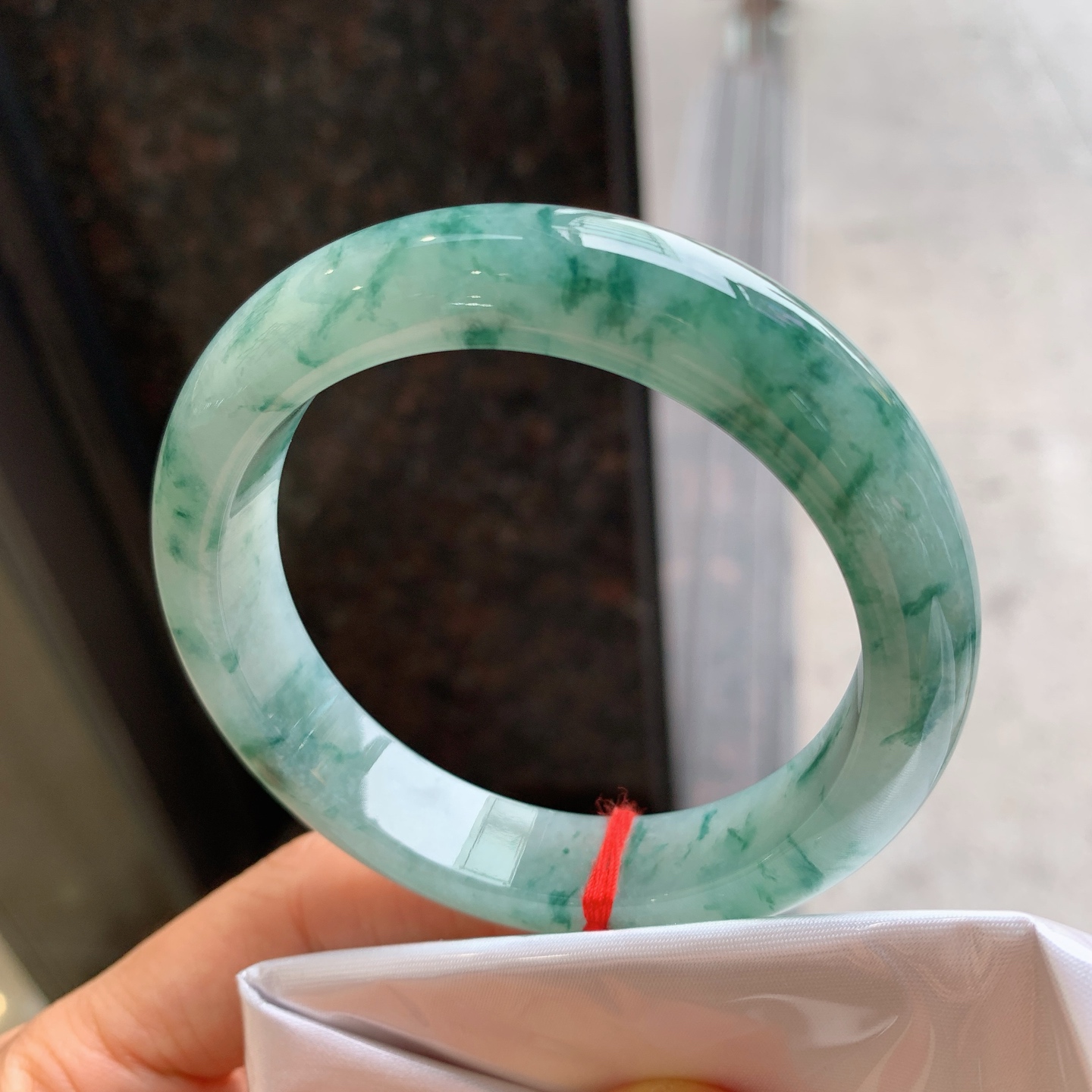 正圈飘花，无裂，尺寸：56/12.5/9.5，版型好