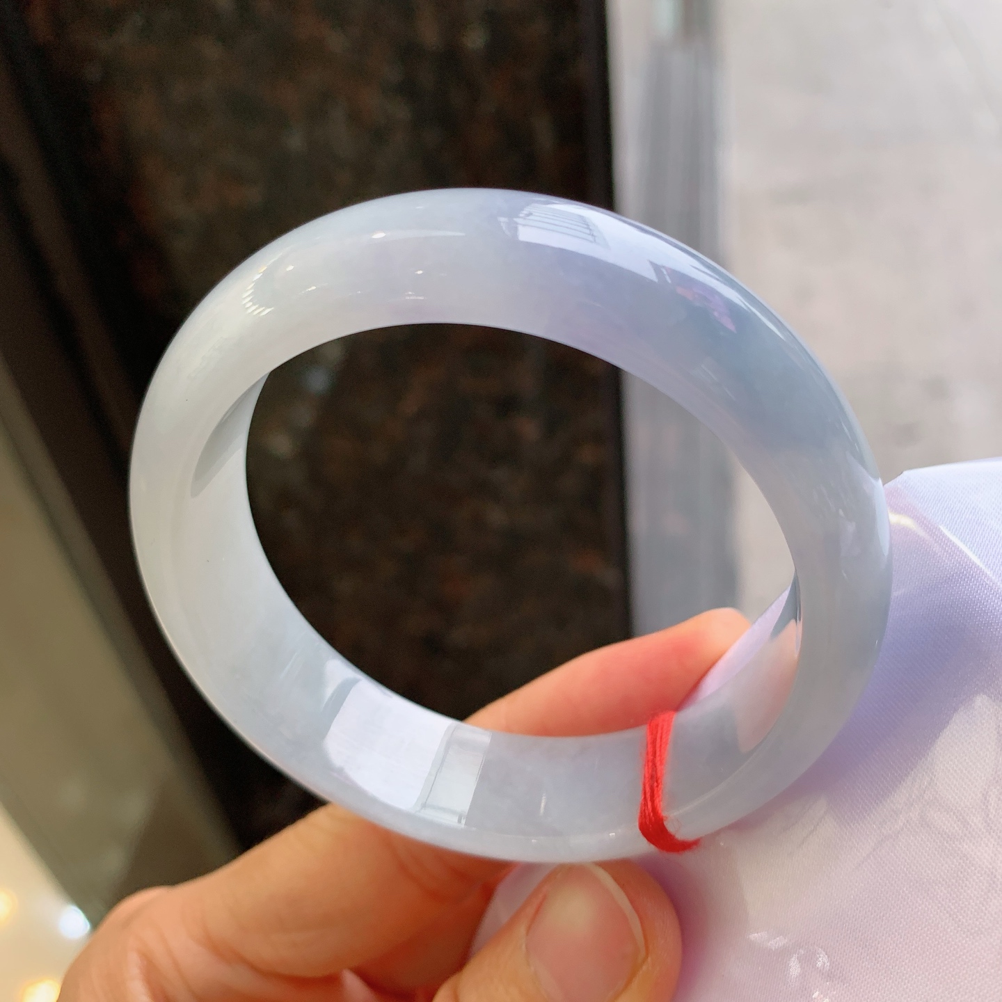 正圈蓝紫，无裂，尺寸：57.8/15.5/10，细腻