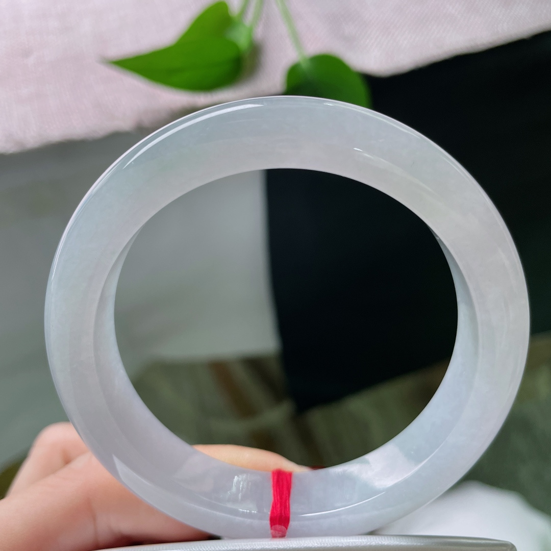 56.5/12.3/8.8冰晴底正圈，冰润细腻，沁人心脾，晶莹剔透，贵气，有棉线，ss49451a