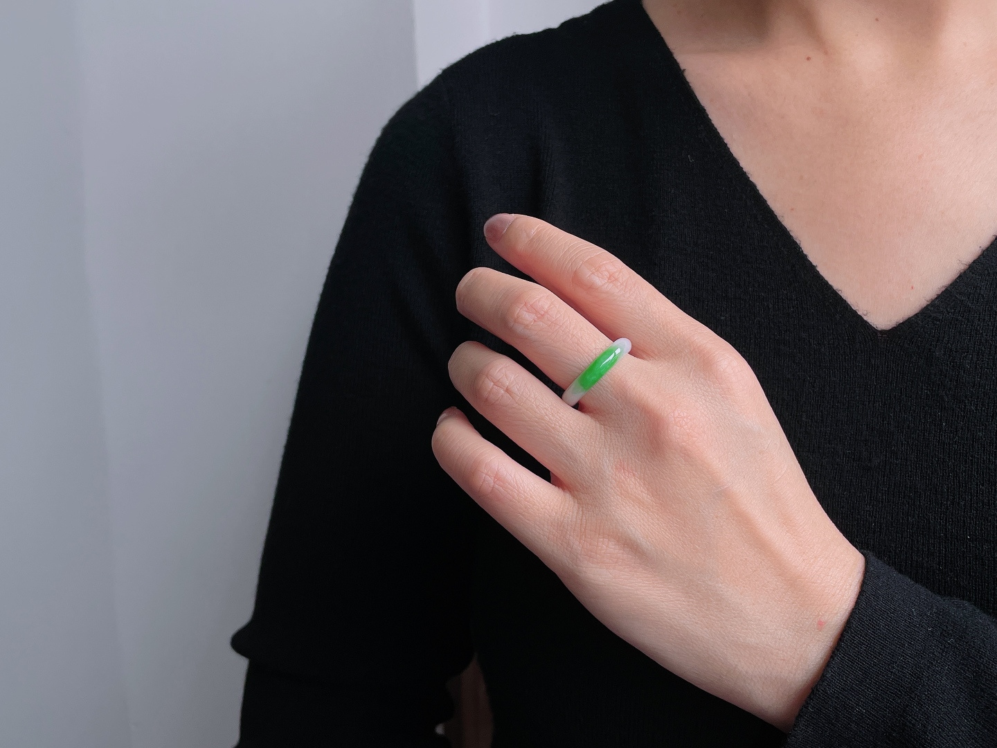 【裸石】冰阳绿戒圈指环，缅料，无裂，性比高，尺寸4.5-3.3，圈口21号，重量2.8克