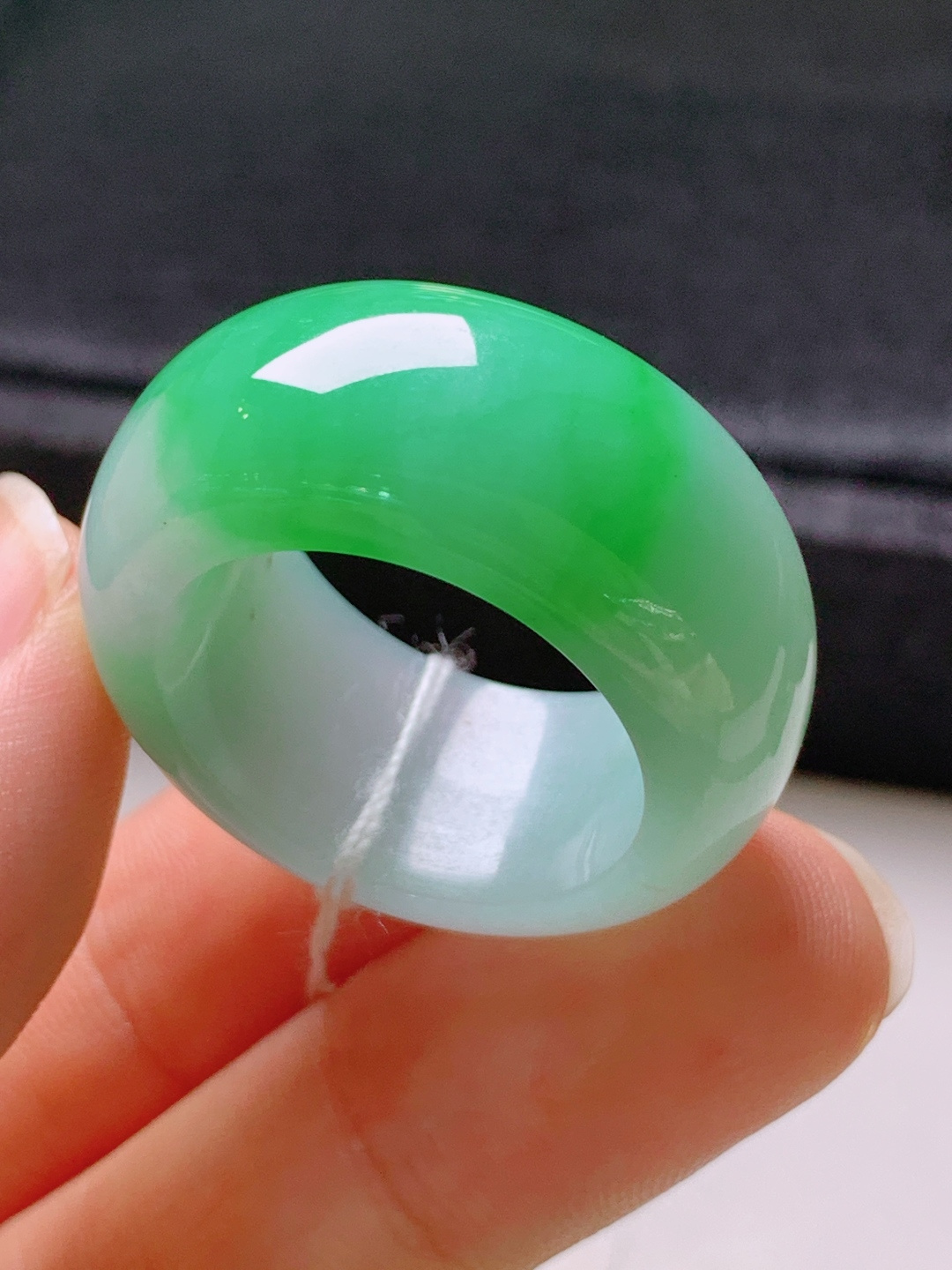 ️ 冰阳绿指环，无裂色阳饱满，宽版设计，裸石29.4/12.3/5.3，圈口20，编号39