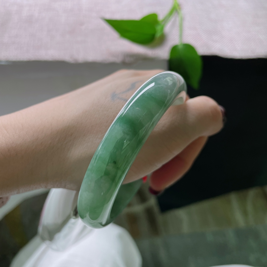 59.5/12.9/7.7，飘花正圈，海草一般摇曳生姿，不失典雅，无裂，ss52429a