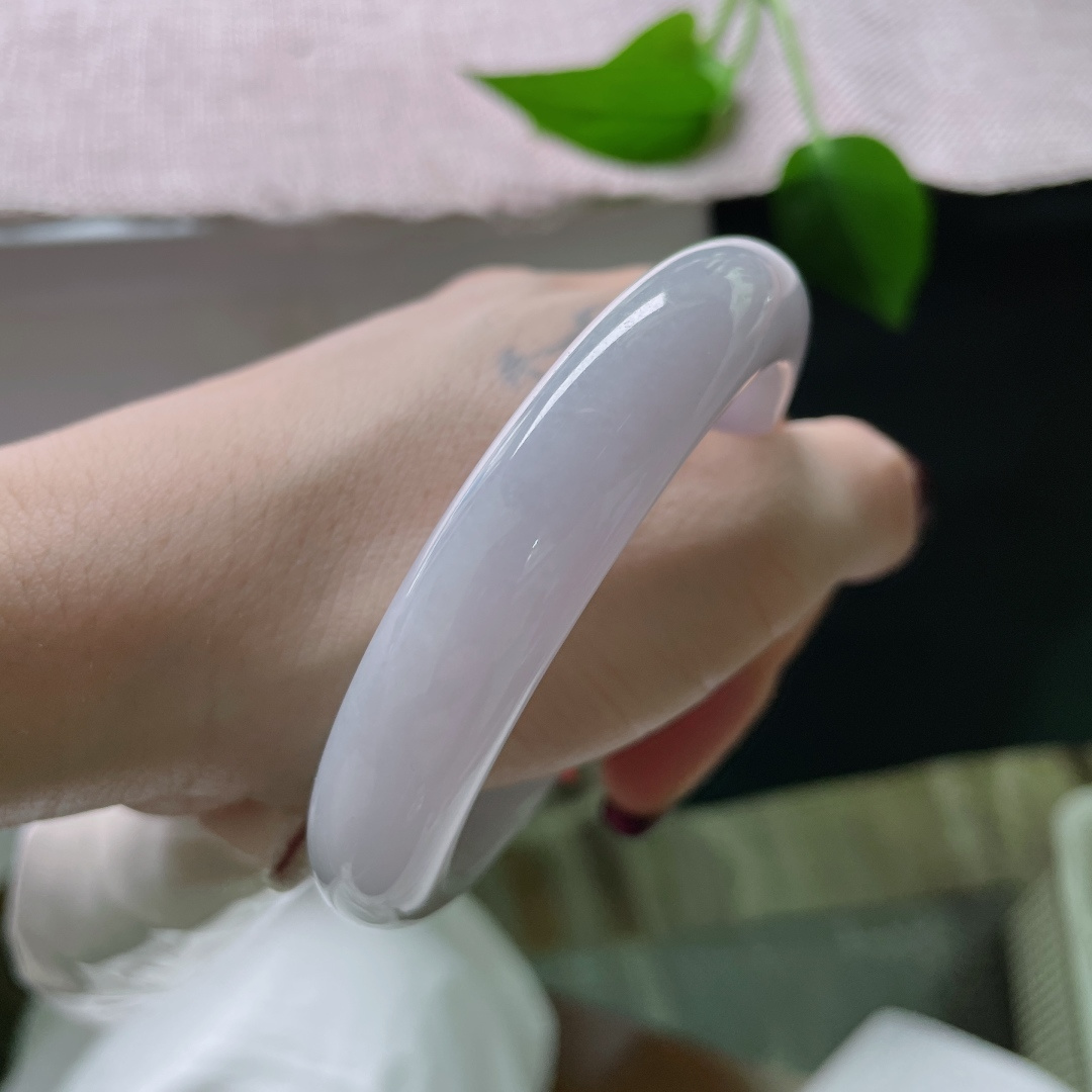 57.4/12.5/9，正圈，质地温润，是宇宙的浪漫，偶然滴落人间的颜色。无裂，ss51301a