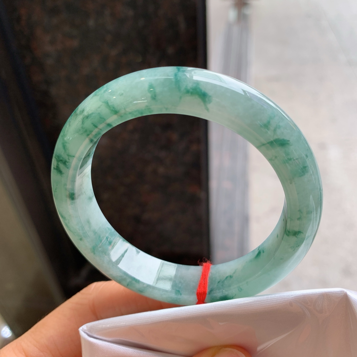 正圈飘花，无裂，尺寸：56/12.5/9.5，版型好