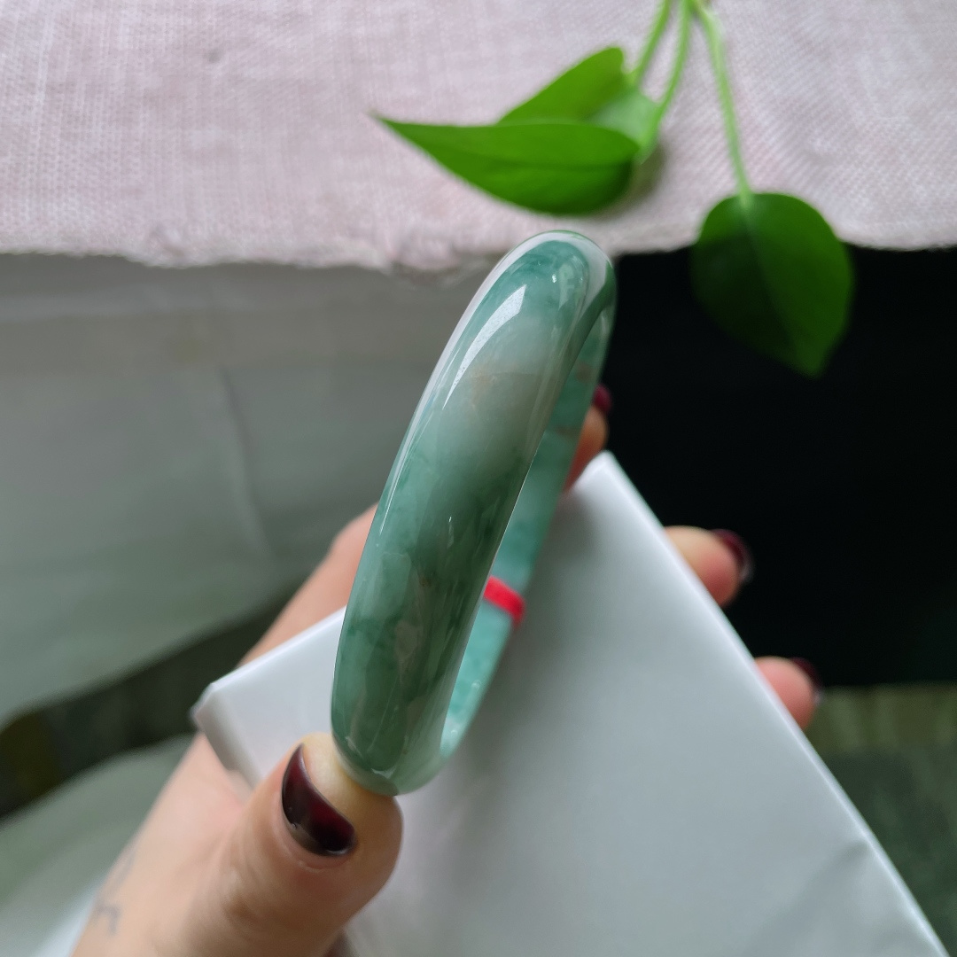 55.5/12.3/7.3飘花正圈，水润细腻，婉间生辉，贵气，有纹，ss51643a