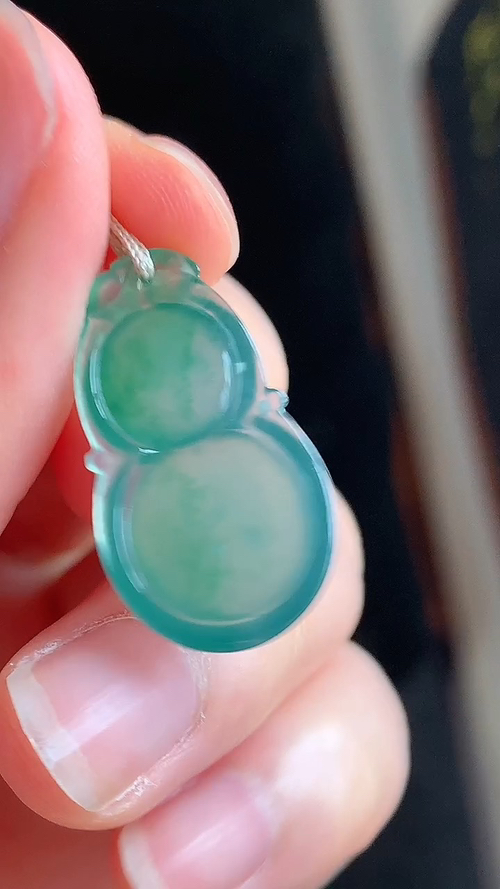 天然翡翠，冰蓝葫芦，尺寸25.8/14/5，bm427