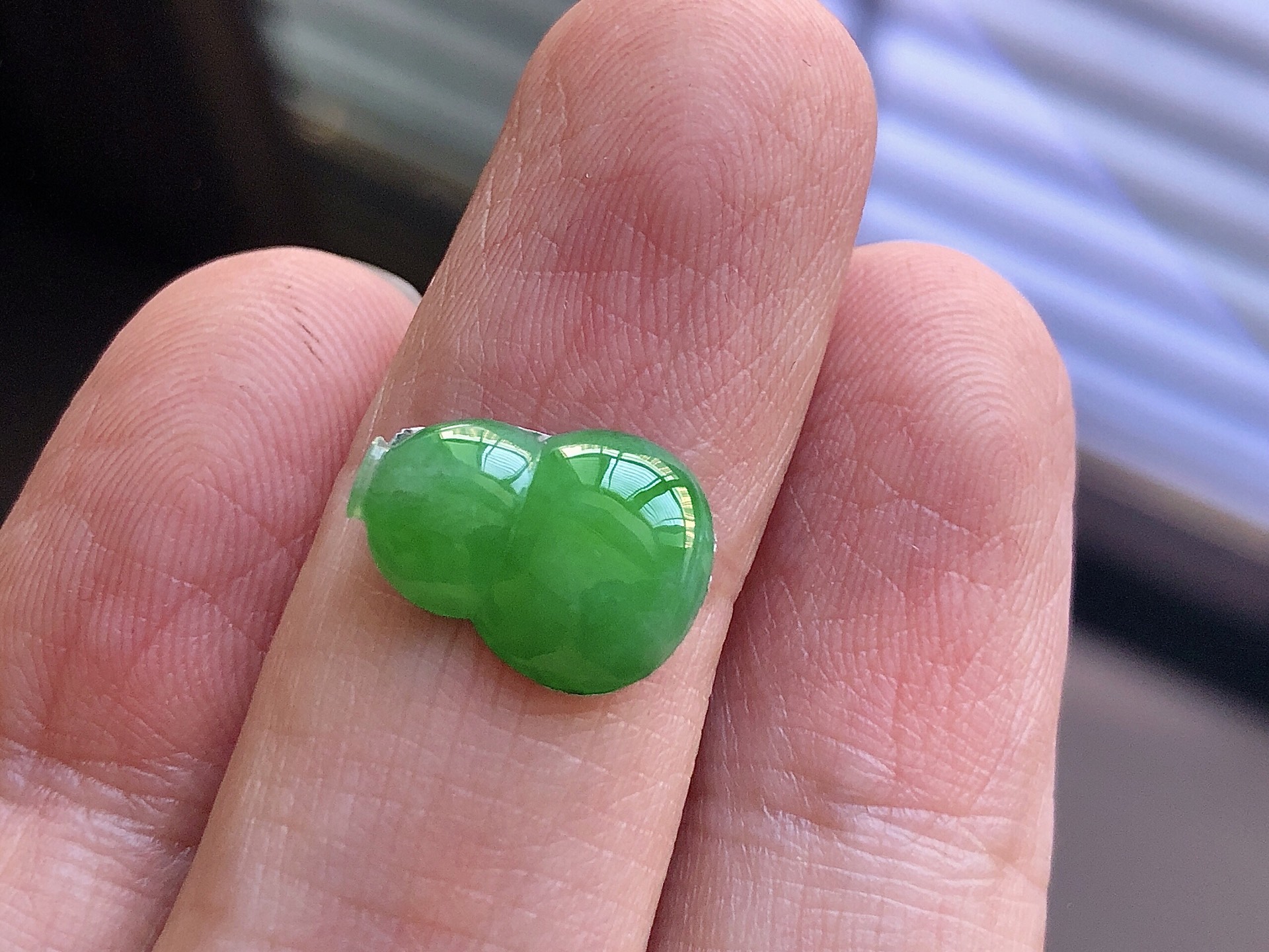 ️ 葫芦，色泽艳阳，通透水润，玉质细腻，夺目迷人，镶嵌效果，品相，无裂，尺寸13.2*10*2.7