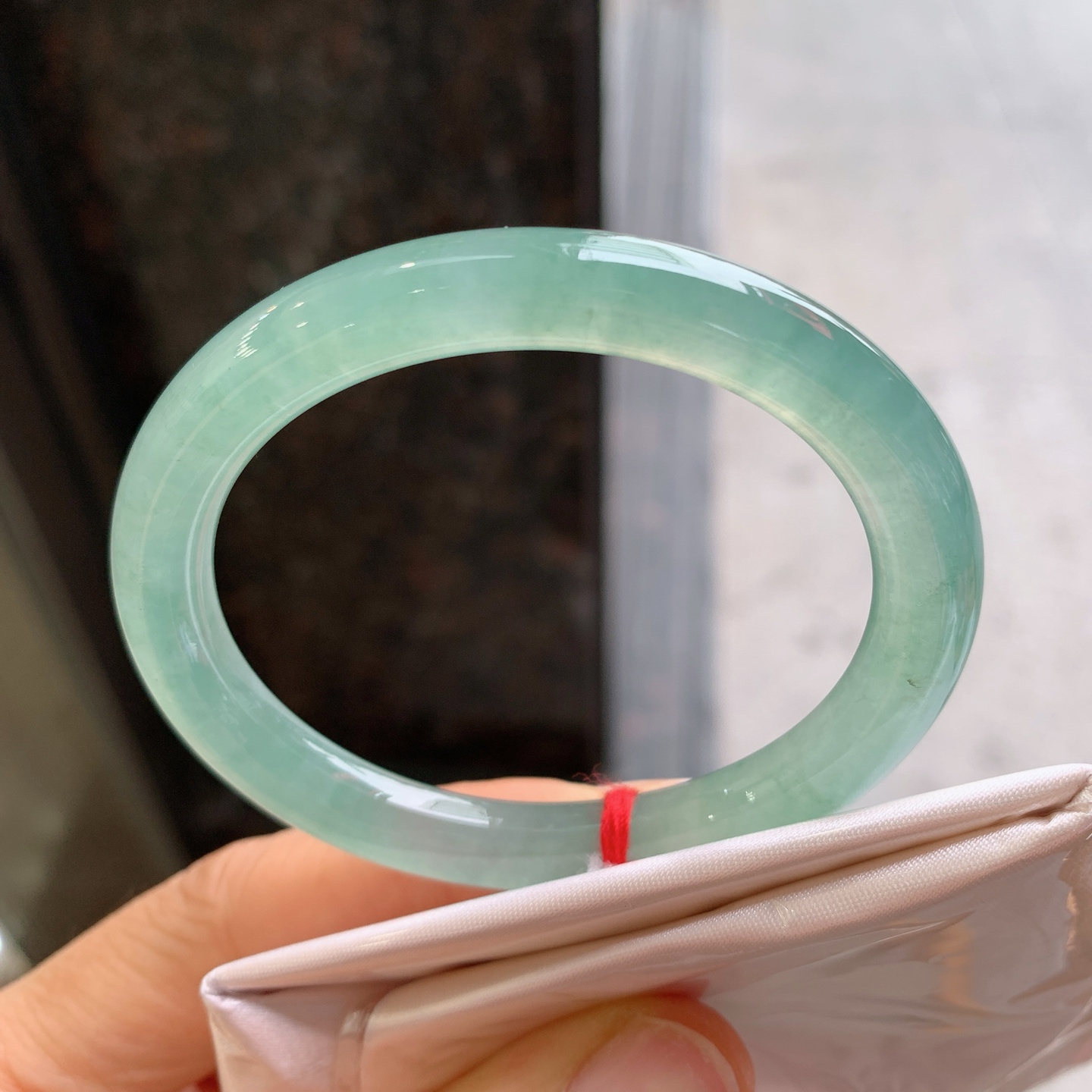 贵妃圆条冰晴，无裂，尺寸：52/46/7.8/7.6，冰润