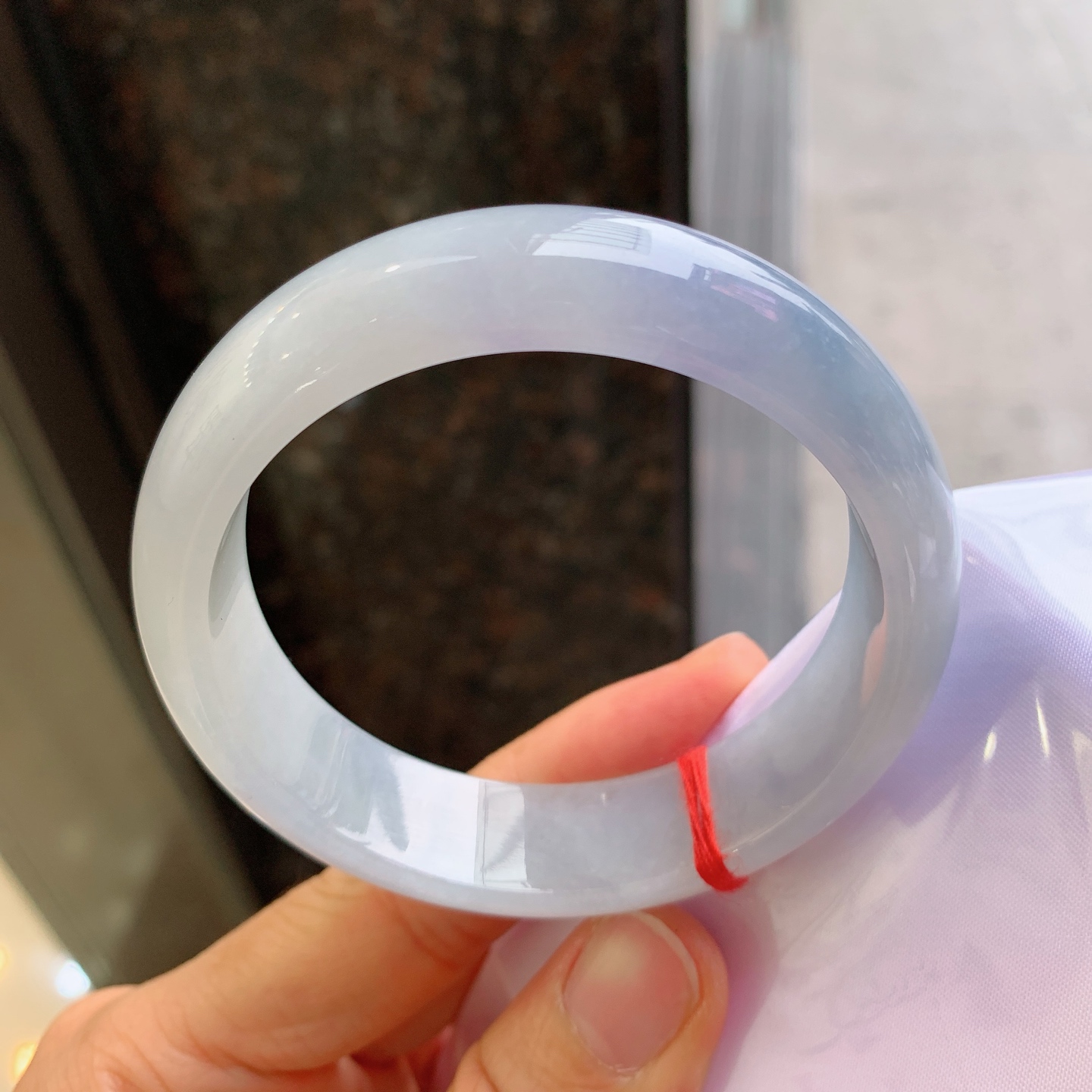 正圈蓝紫，无裂，尺寸：57.8/15.5/10，细腻