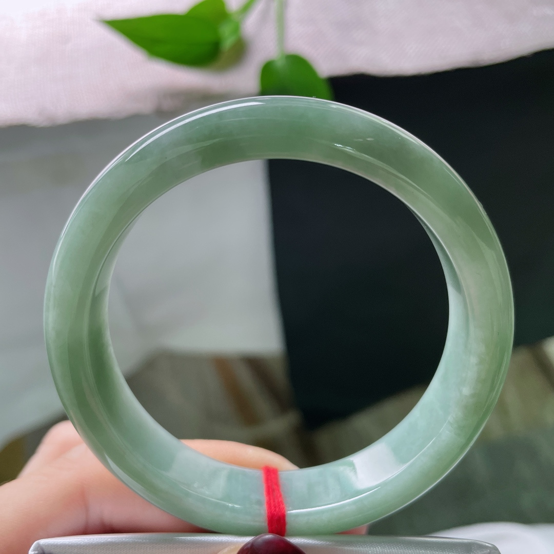 55.5/12.8/7.8，油绿底正圈，油性好，佩戴沉稳内敛，种老，有纹，ss51614a