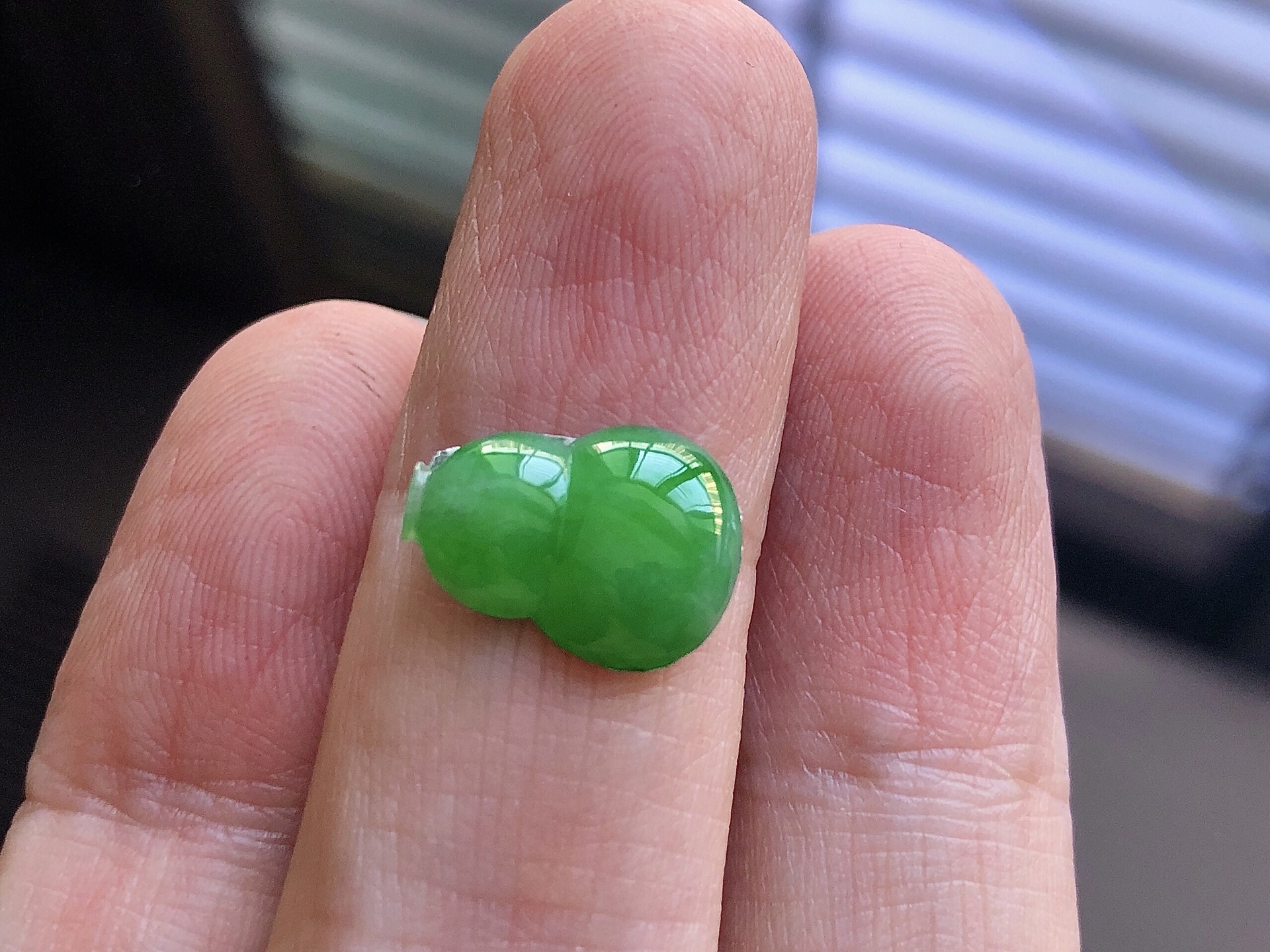 ️ 葫芦，色泽艳阳，通透水润，玉质细腻，夺目迷人，镶嵌效果，品相，无裂，尺寸13.2*10*2.7，超值