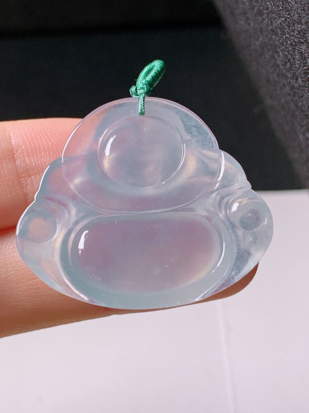 冰种佛公，无裂，玉质细腻，裸石28.3/32.6/5.9