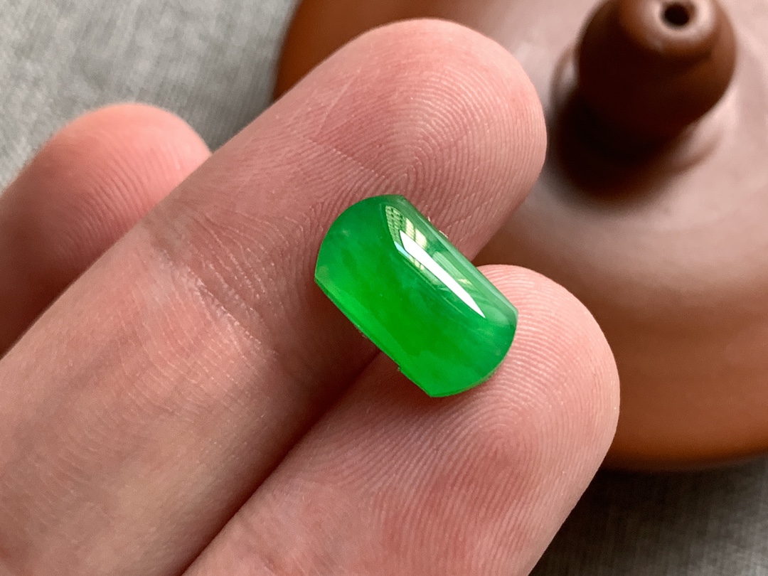 ️ 高冰辣阳绿马鞍 色泽艳丽漂亮，种色，无裂尺寸13.3/7.3/4，超值