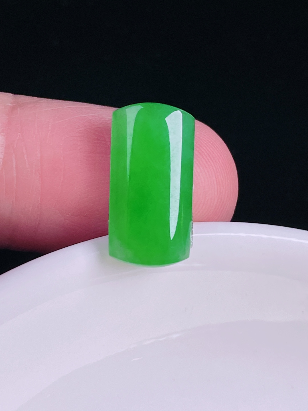 ️冰绿马鞍戒面，老种起光，细底通透，尺寸：17.6/8.9/3.8mm0427