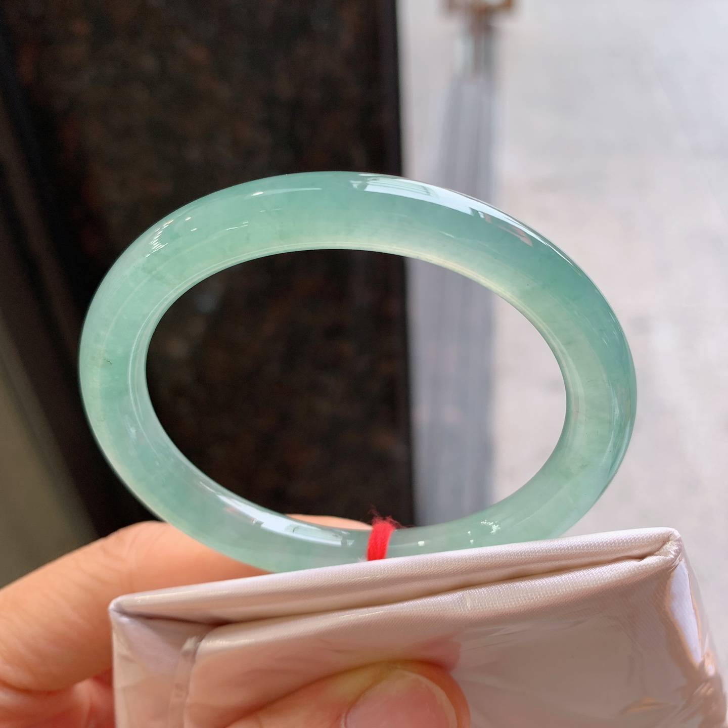 贵妃圆条冰晴，无裂，尺寸：52/46/7.8/7.6，冰润