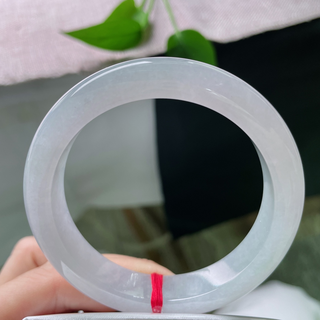 56.5/12.3/8.8冰晴底正圈，冰润细腻，沁人心脾，晶莹剔透，贵气，有棉线，ss49451a