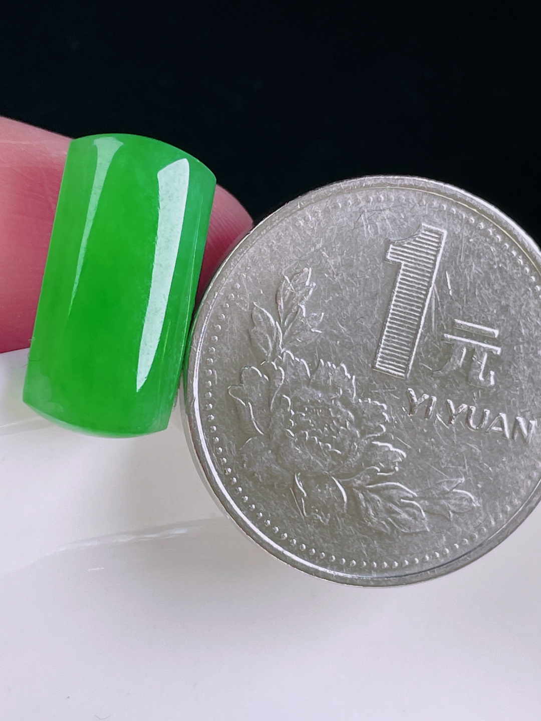 ️冰绿马鞍戒面，老种起光，细底通透，尺寸：17.6/8.9/3.8mm0427