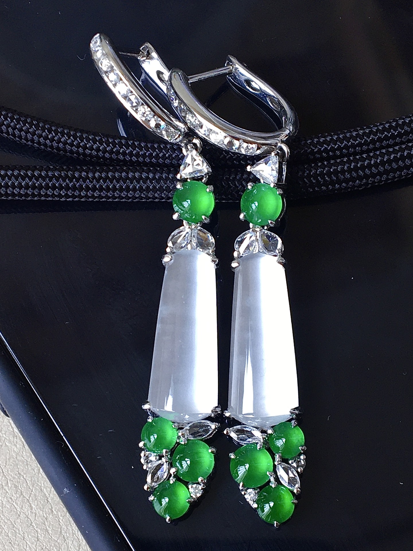 ️，缅料冰种无事牌耳坠，18k金镶嵌，饱满水润，无裂，裸石尺寸15.6/6.5/5，编号0426好数字