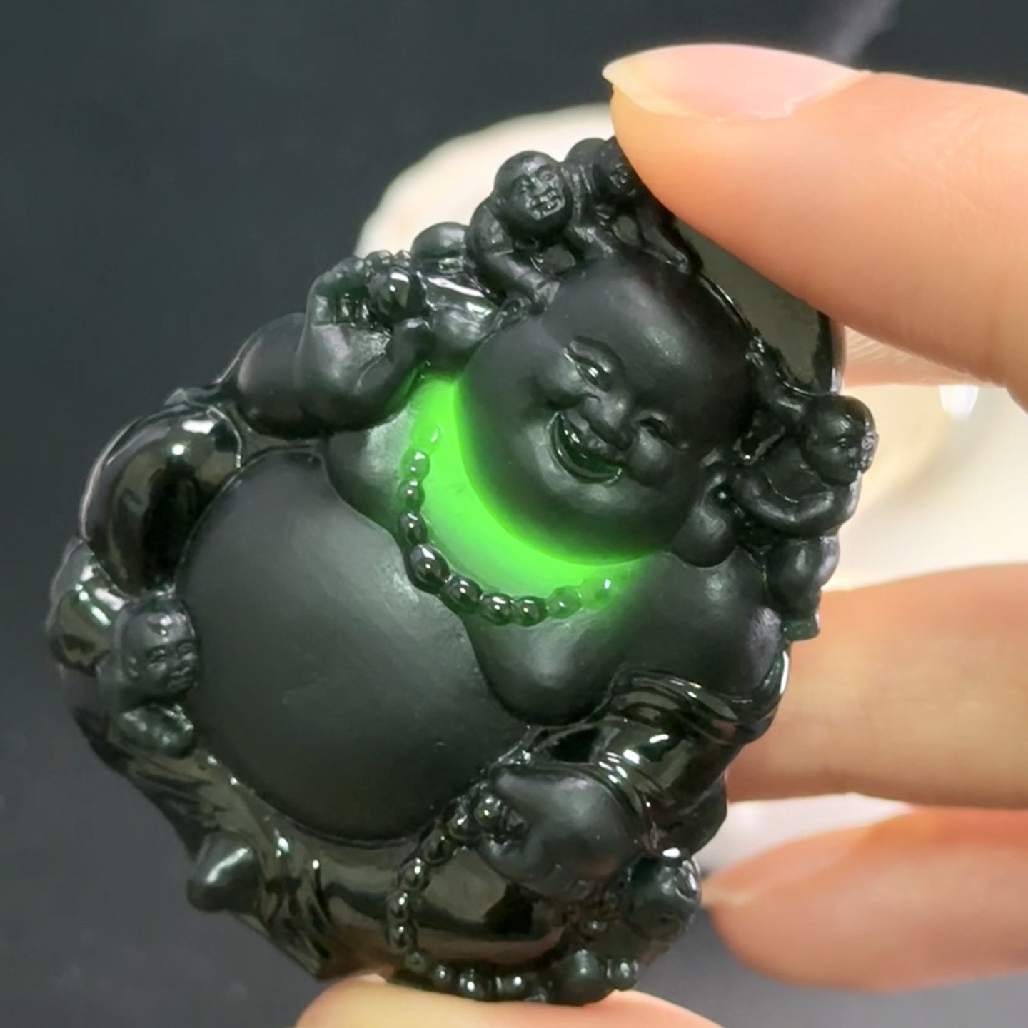 精品墨翠送子佛 种好色正 打灯通透 油性十足  尺寸48.3