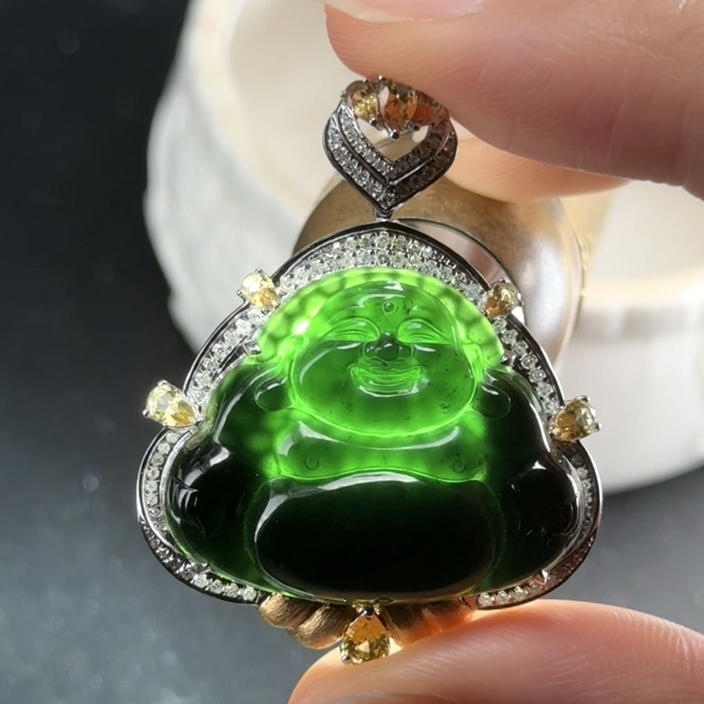 精品18k墨翠大肚佛 种好色正 黑度极好 打灯通透 油性十足 尺寸38.8