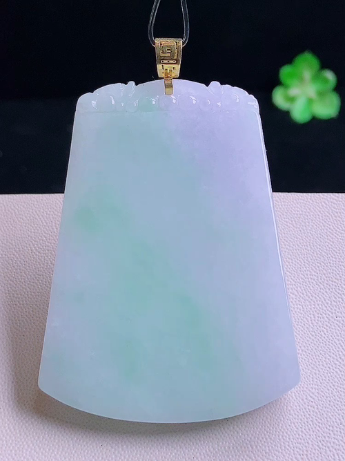 18k无事牌，无裂，尺寸67.7/38.3/6.3，编号c2  27