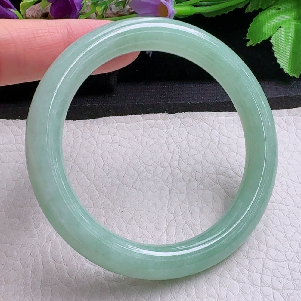 n实拍55*9.6*9.5美人镯 缅甸翡翠a货手镯果绿秀气圆条玉镯子