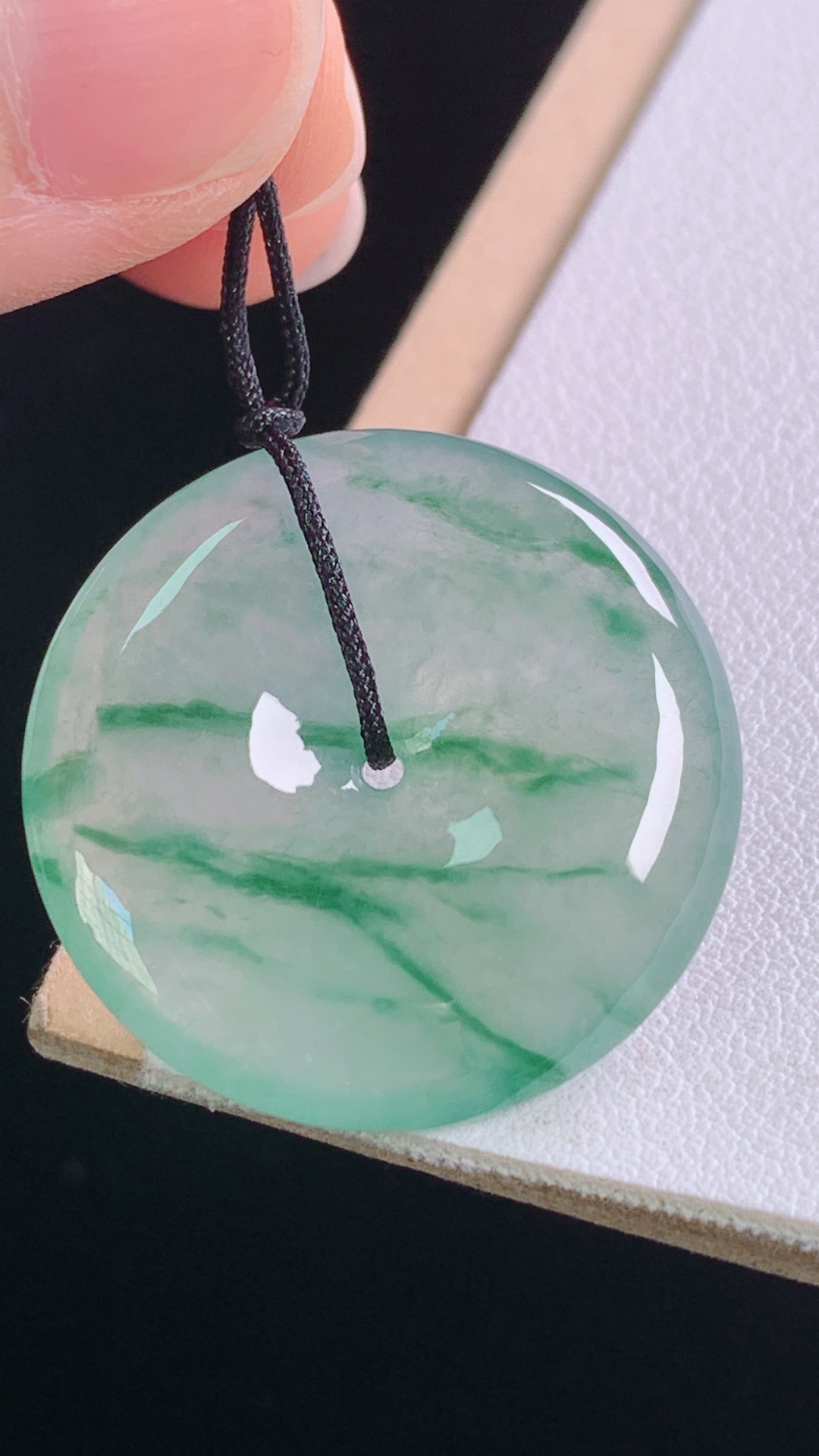 冰飘花平安扣，花色灵动，水润细腻，无裂，尺寸:27.1-5.5mm，编号24