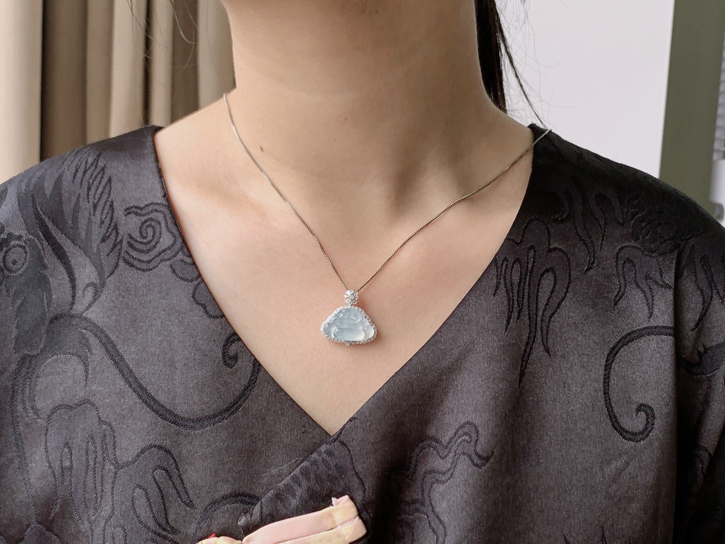 冰佛公吊坠，18k金镶嵌，无裂，性比高，水润细腻，22.1/22.1/6.9，3.7克