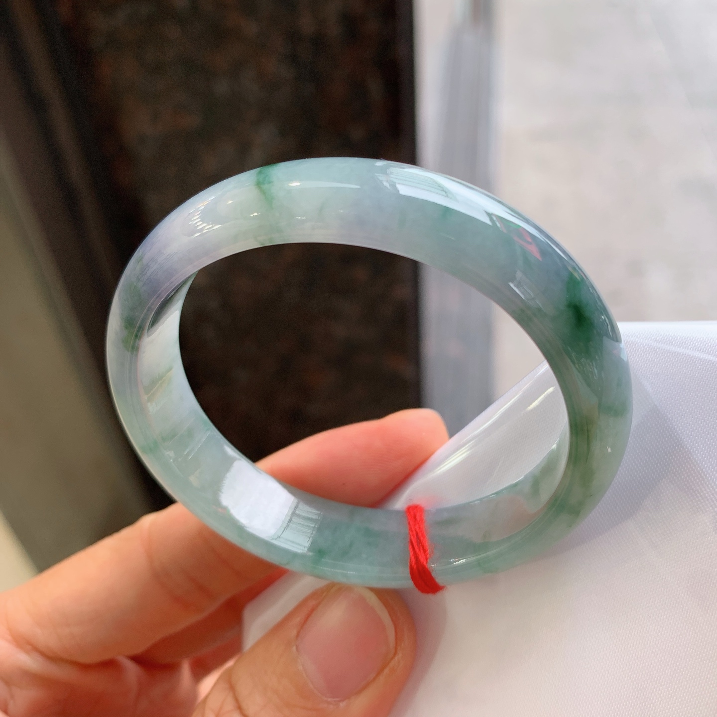 贵妃飘花，有纹，尺寸：53.3/46/12.4/6.8，细腻